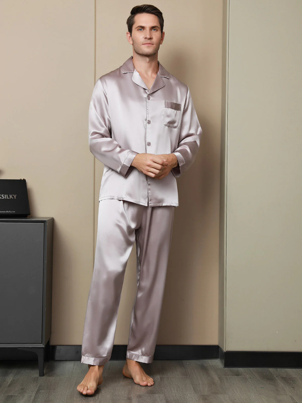Pure Silk Long Sleeve Notch Collar Men's Pyjamas Set with Button Up Design - Image 29