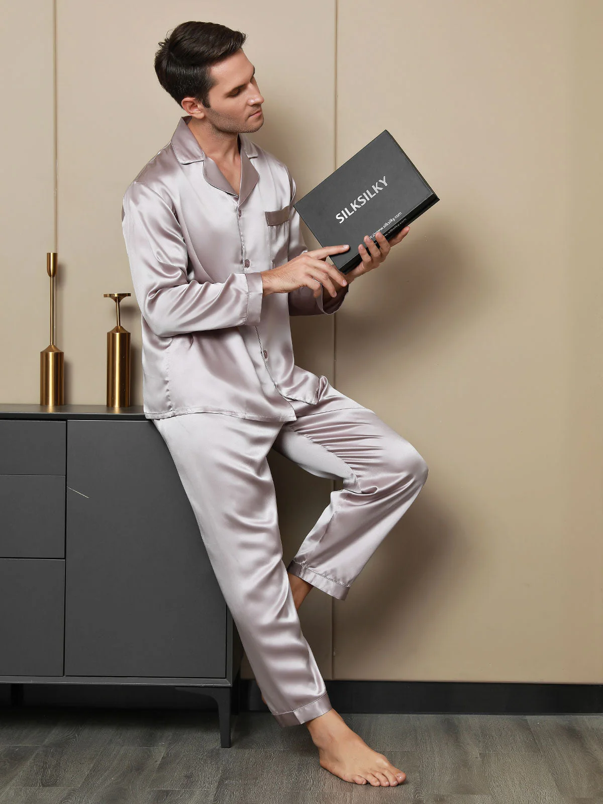 Pure Silk Long Sleeve Notch Collar Men's Pyjamas Set with Button Up Design - Image 30