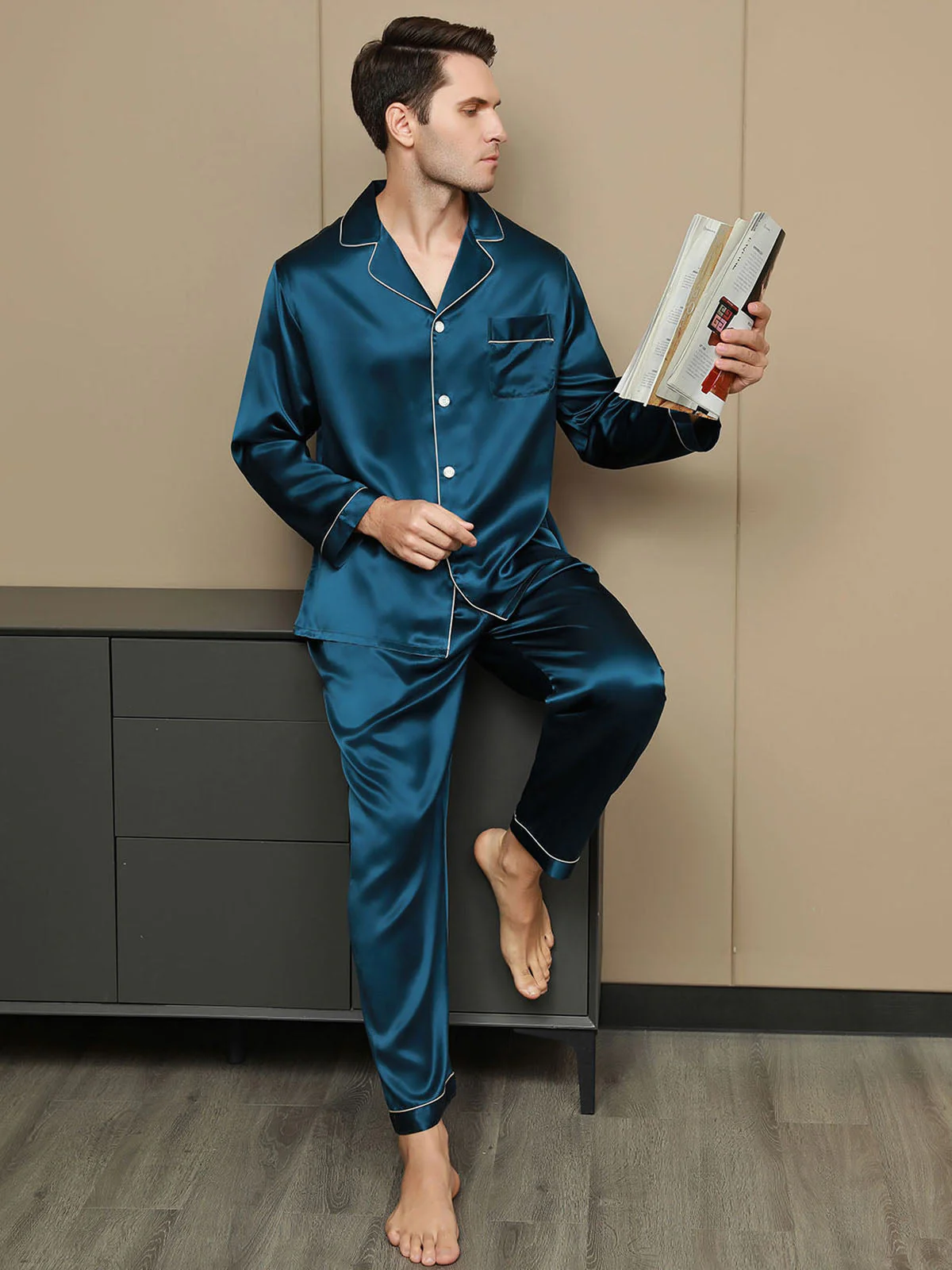 Pure Silk Long Sleeve Notch Collar Men's Pyjamas Set with Button Up Design - Image 34
