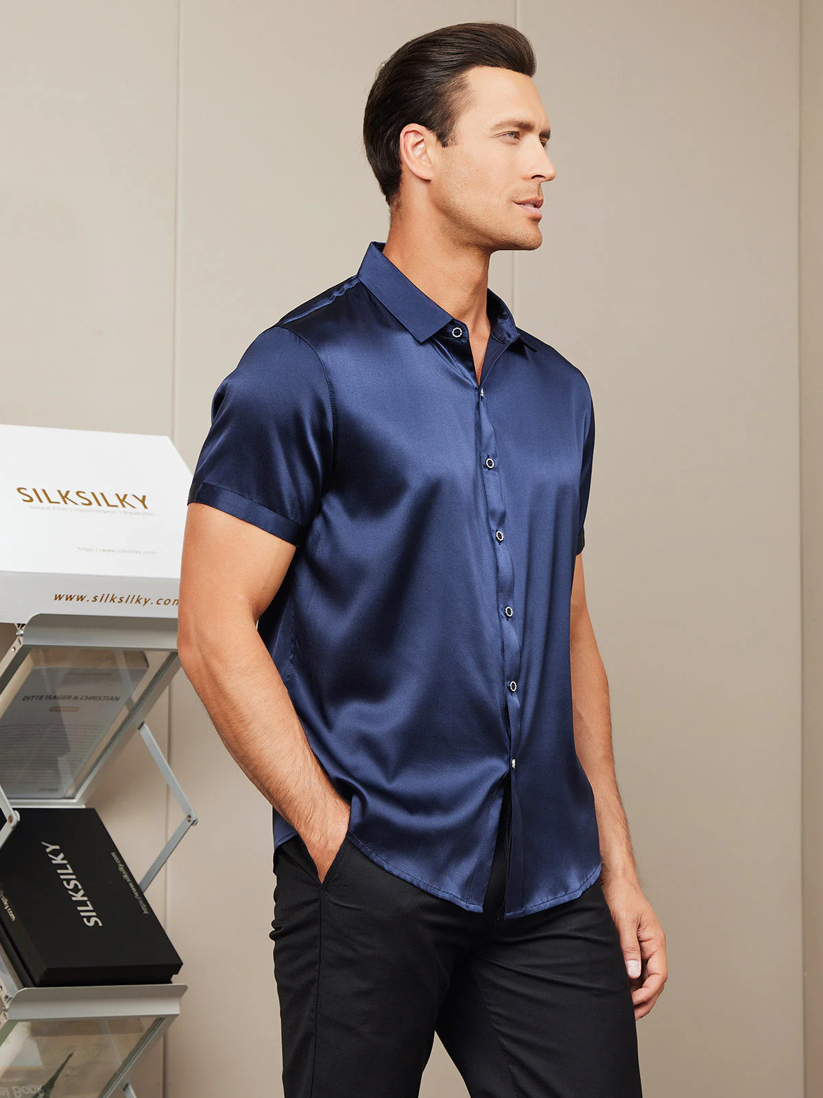 19Momme Mens Classic Short Sleeve Silk Shirt - Image 10