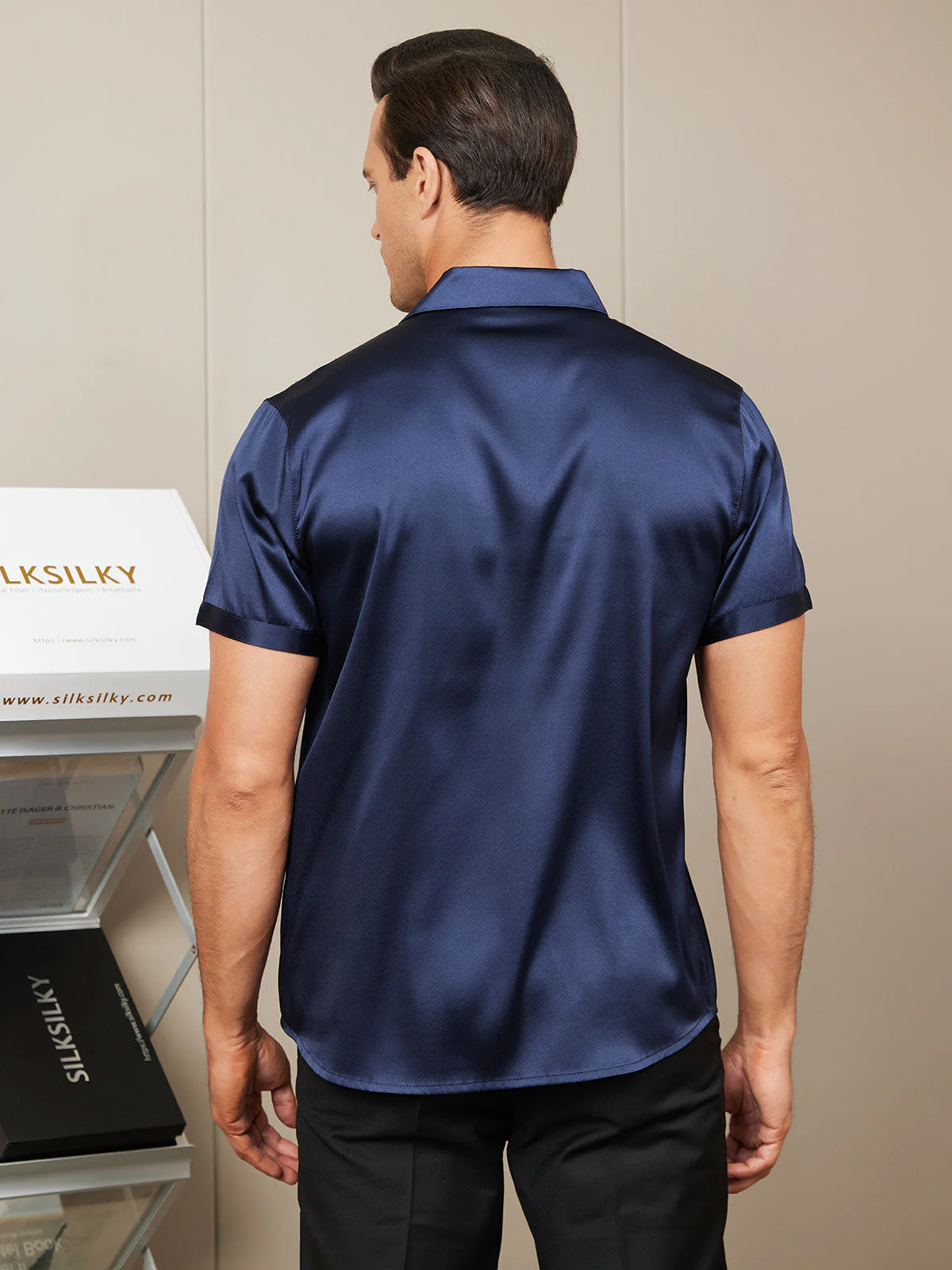 19Momme Mens Classic Short Sleeve Silk Shirt - Image 9