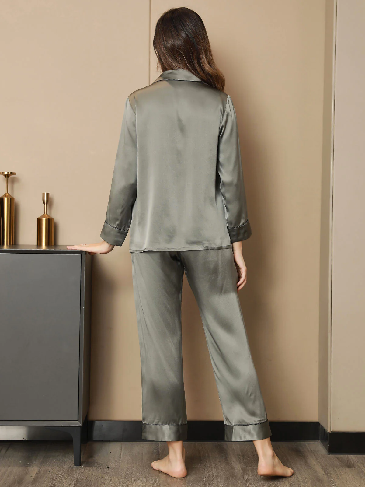 Pure Silk Long Sleeve Notch Collar Women's Pyjamas Set - Image 9