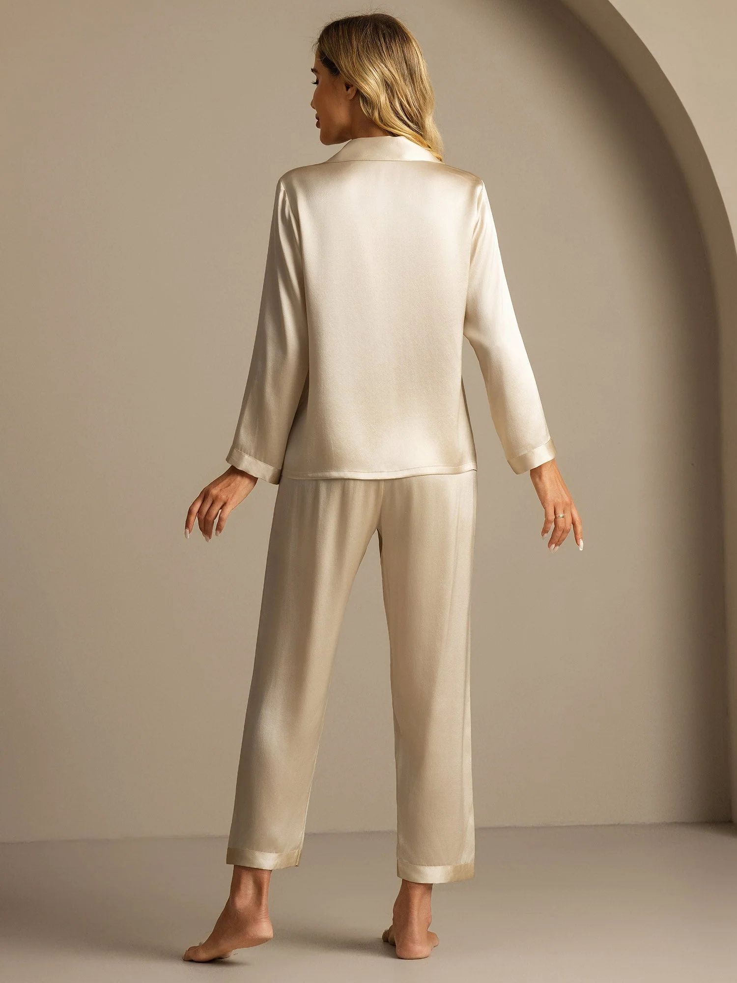 Women's Pure Silk Long Sleeve Pyjamas Set - Image 43