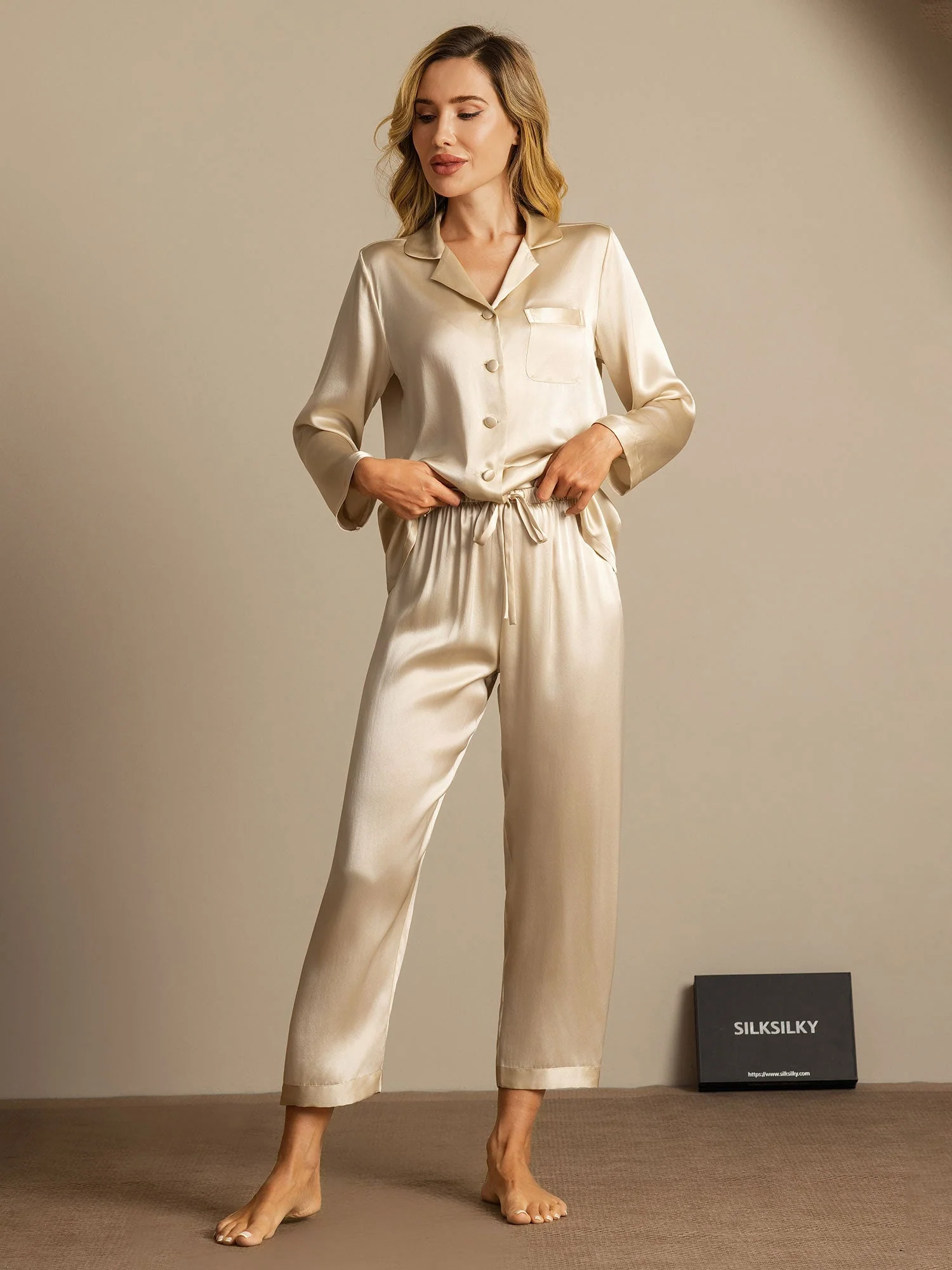 Women's Pure Silk Long Sleeve Pyjamas Set - Image 44