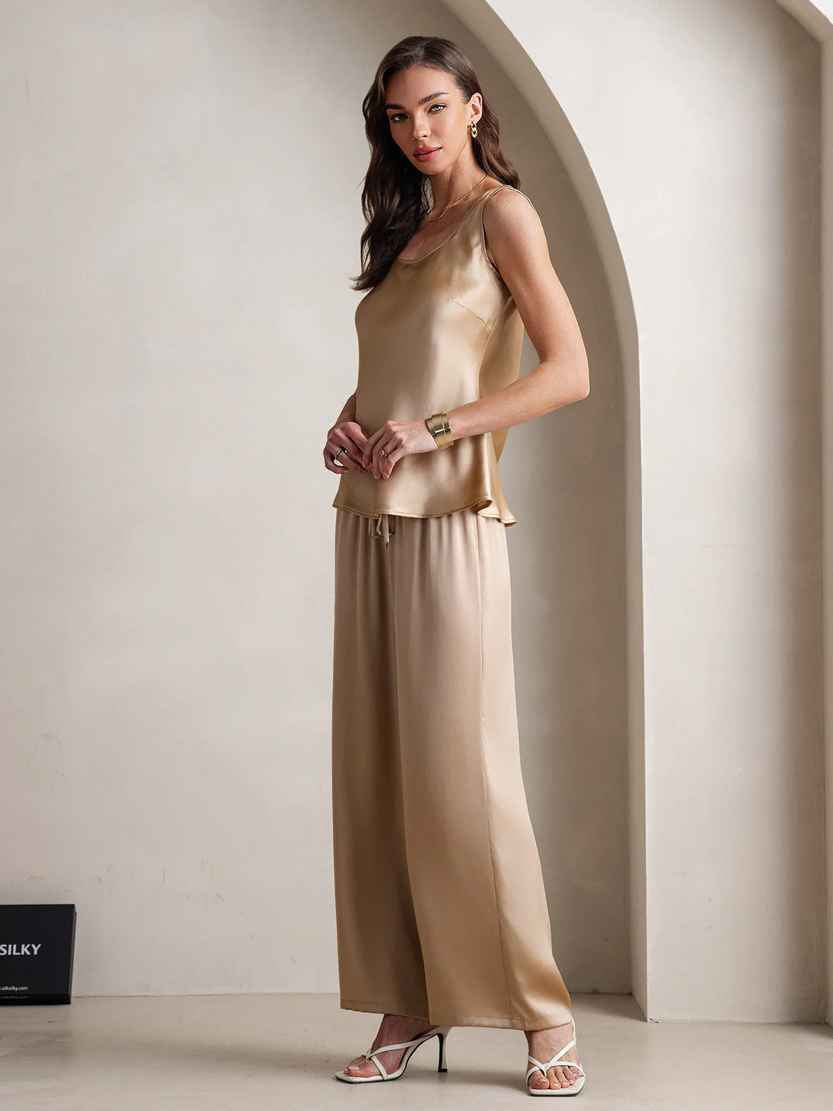 Pure Silk Sleeveless U-Neck Tank Top & Wide Leg Pants Set - Image 10