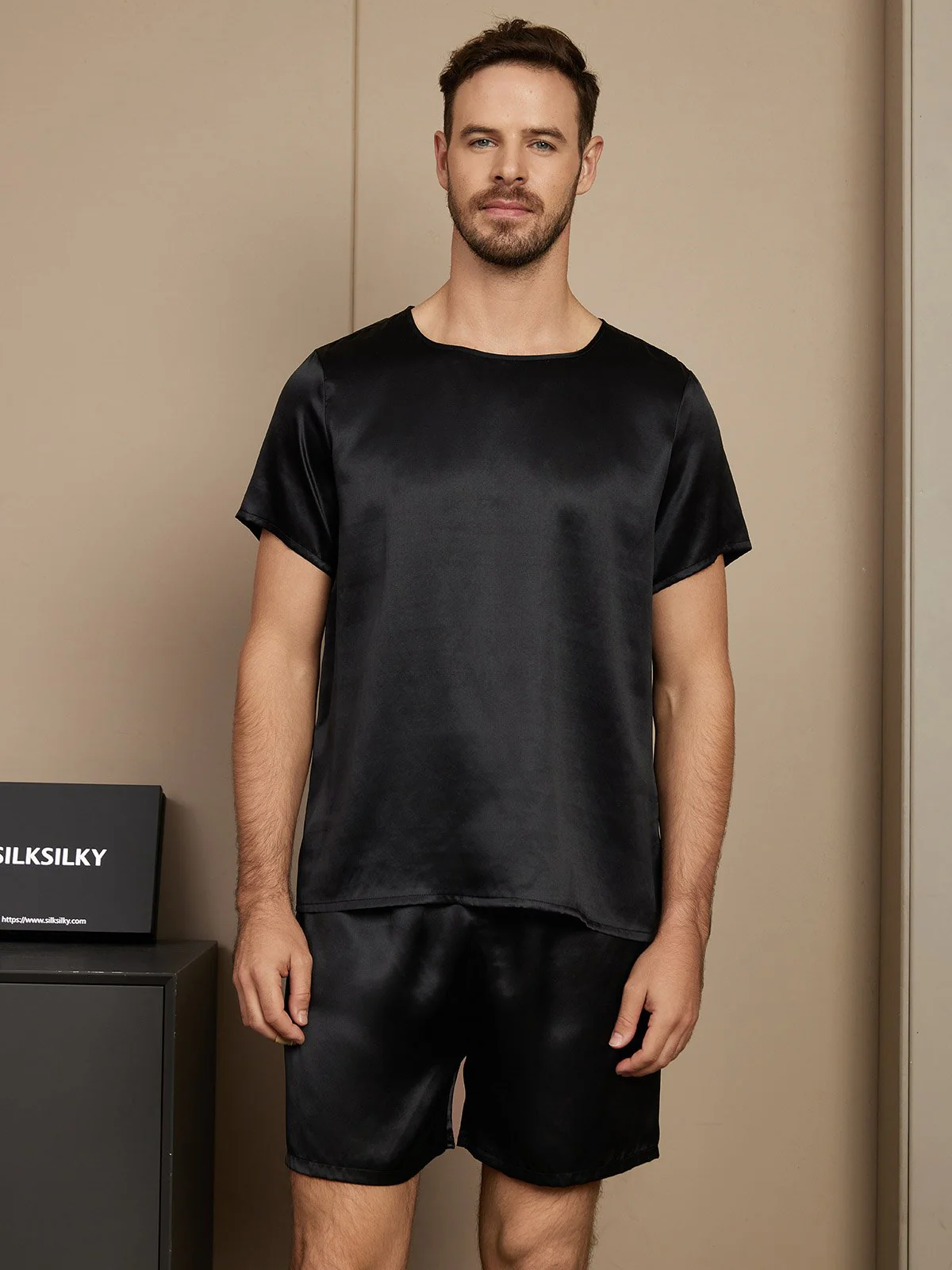Pure Silk Short Sleeve Round Neck Men's Pyjamas Set with Shorts