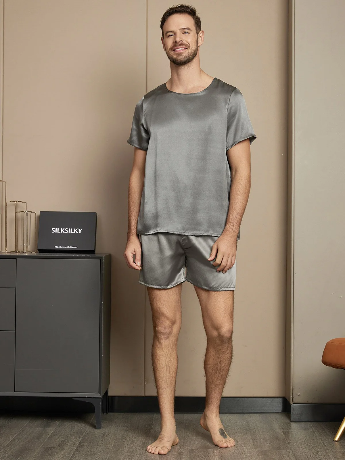 Pure Silk Short Sleeve Round Neck Men's Pyjamas Set with Shorts - Image 15