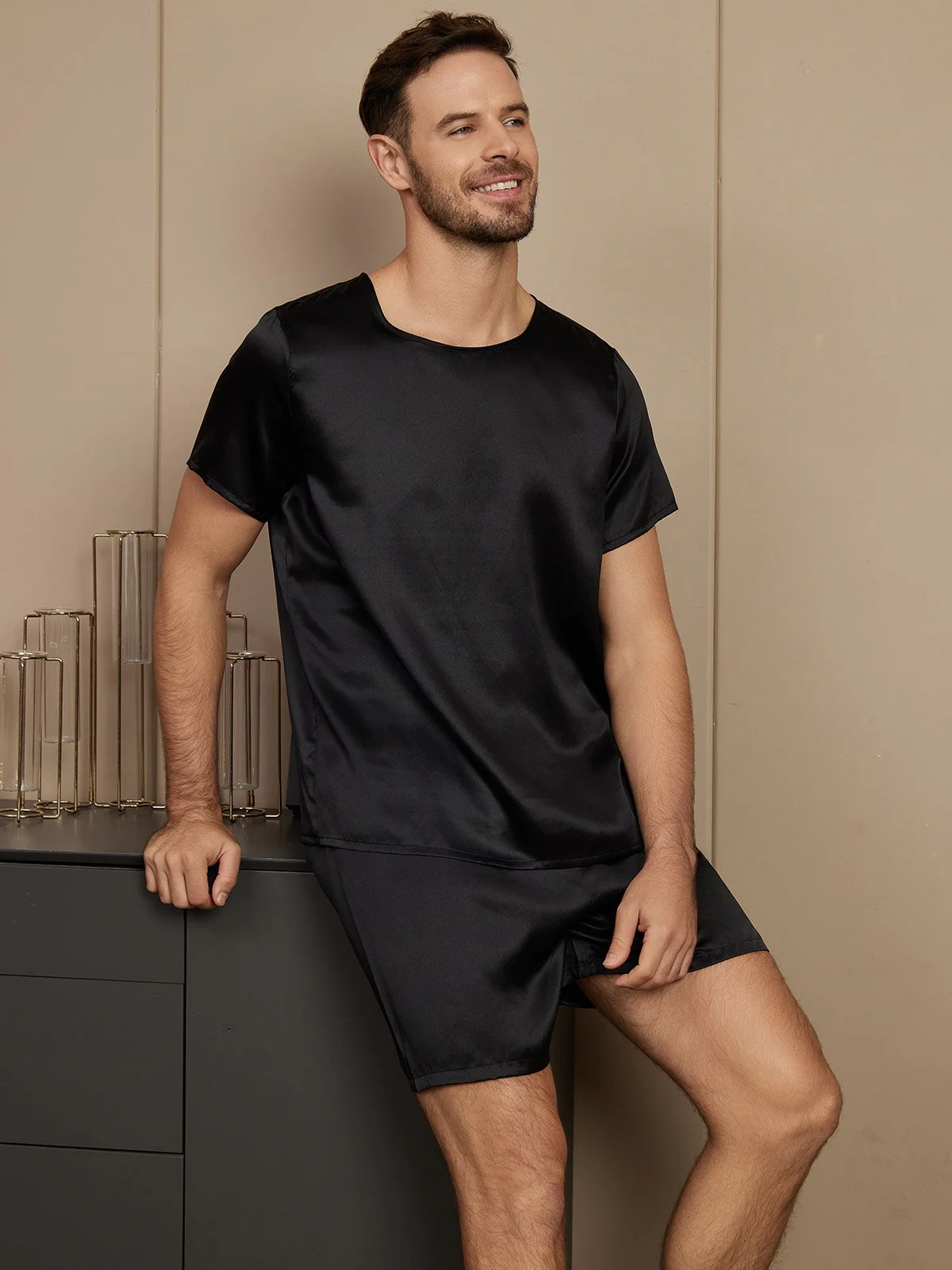 Pure Silk Short Sleeve Round Neck Men's Pyjamas Set with Shorts - Image 4