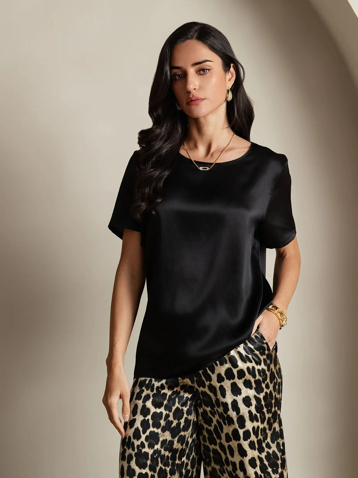 Women's Pure Silk Short Sleeve Round Neck Solid Top & Leopard Print Pants Pyjamas Set - Image 5
