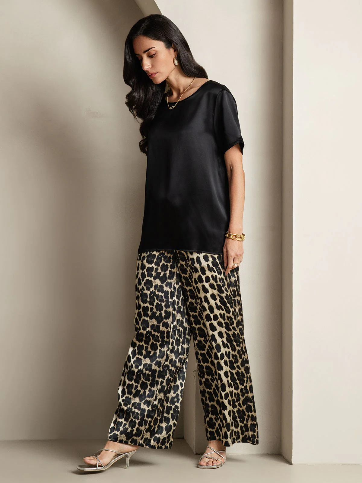 Women's Pure Silk Short Sleeve Round Neck Solid Top & Leopard Print Pants Pyjamas Set - Image 8