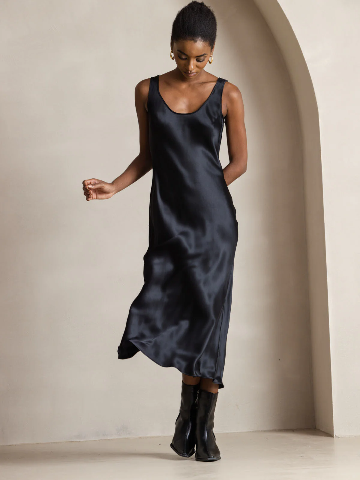 Pure Silk Sleeveless U Neck Midi Dress - Image 4