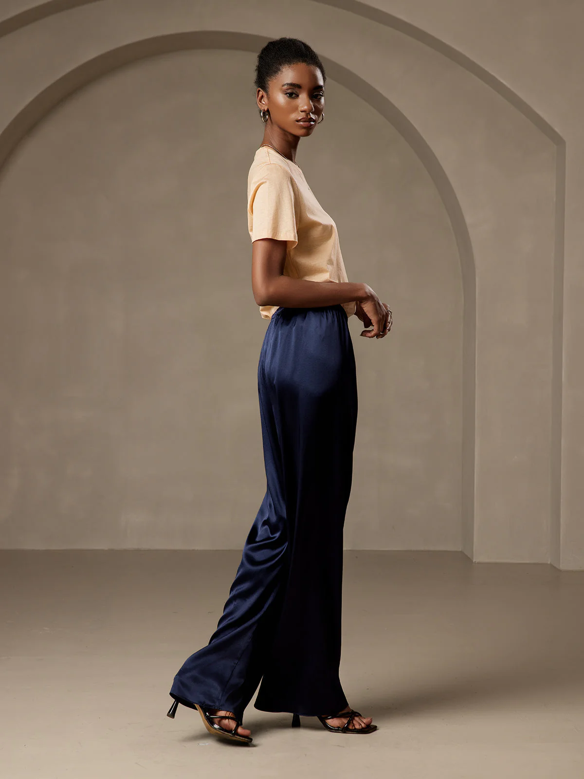 Pure Silk Wide Leg Women's Pants with Elastic Waist Design - Image 32