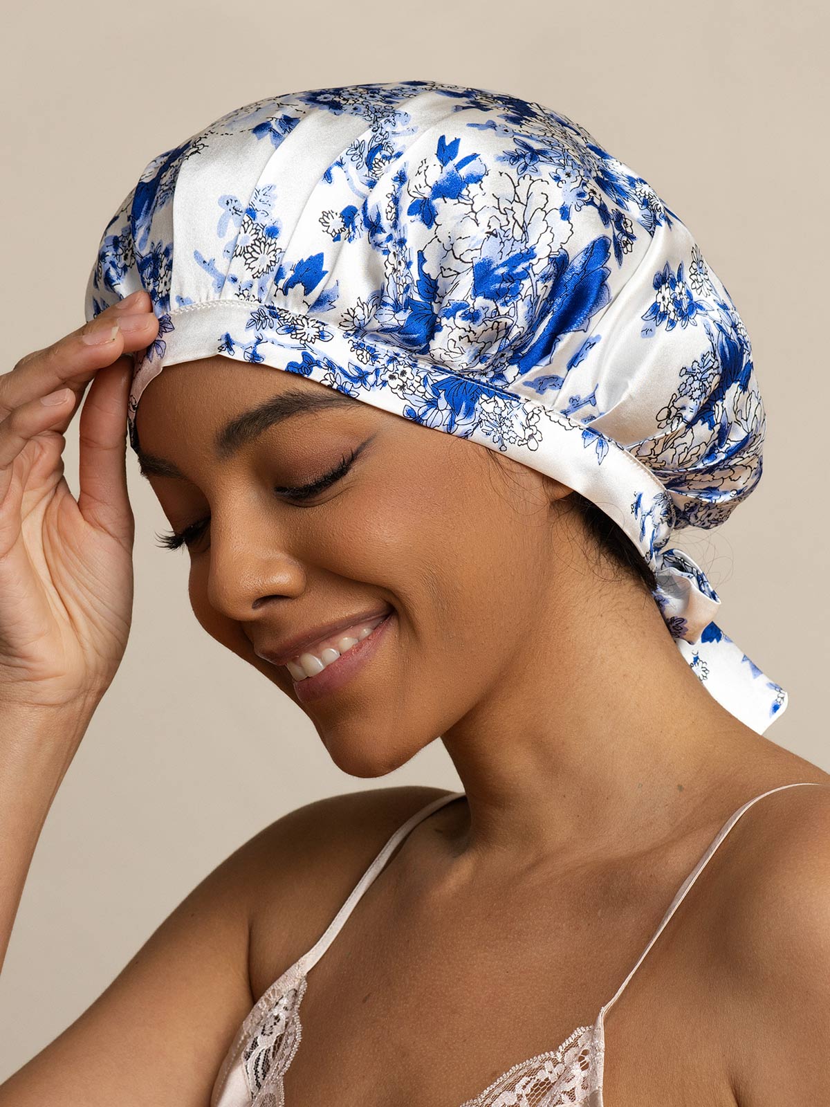 Pure Silk Classic Bonnet with Ribbons - Image 6