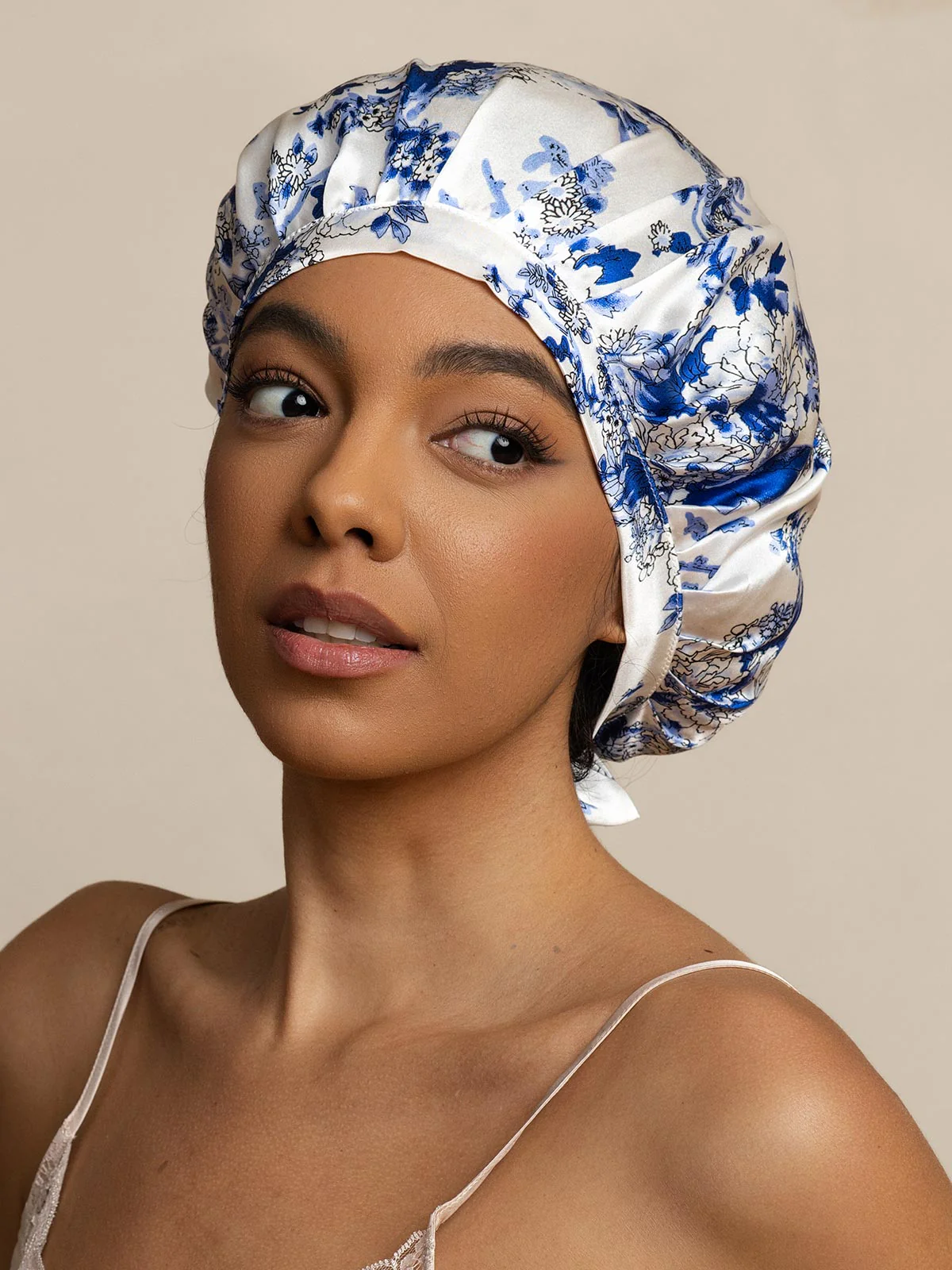 Pure Silk Classic Bonnet with Ribbons - Image 7