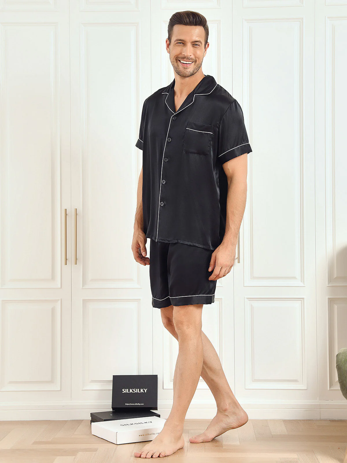 Pure Silk Short Sleeve Notch Collar Men's Pyjamas Set with Shorts - Image 9