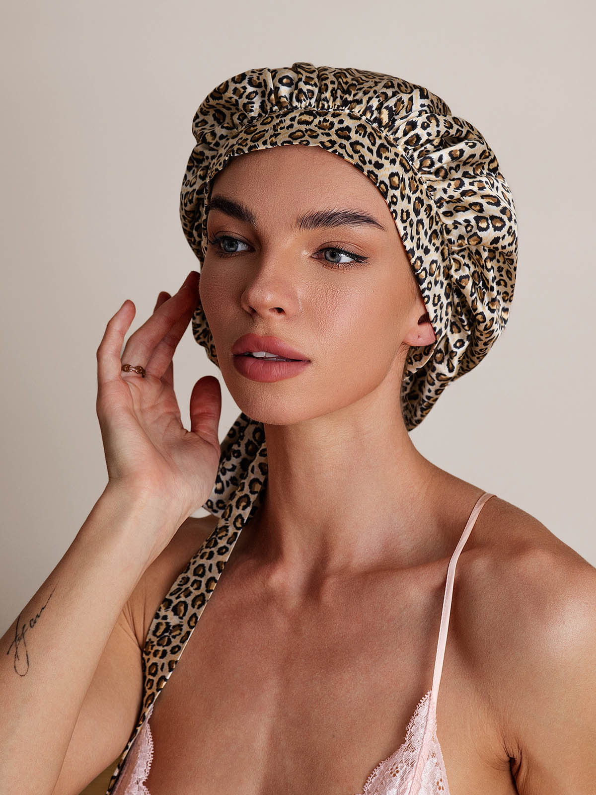 Pure silk Elegant Bonnet with Long Ribbons - Image 12