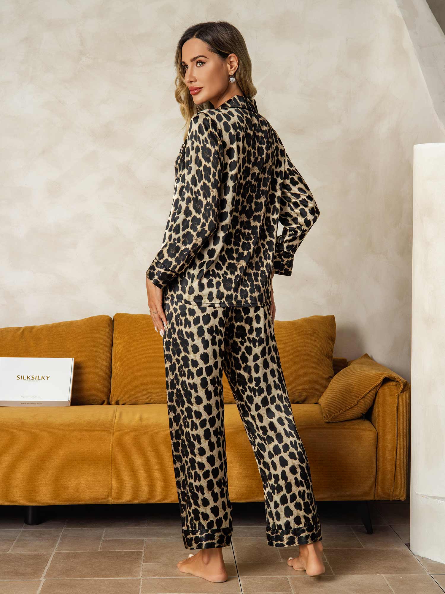 Women's Pure Silk Leopard Print Long Sleeve Notch Collar Pyjamas Set With Pants - Image 2