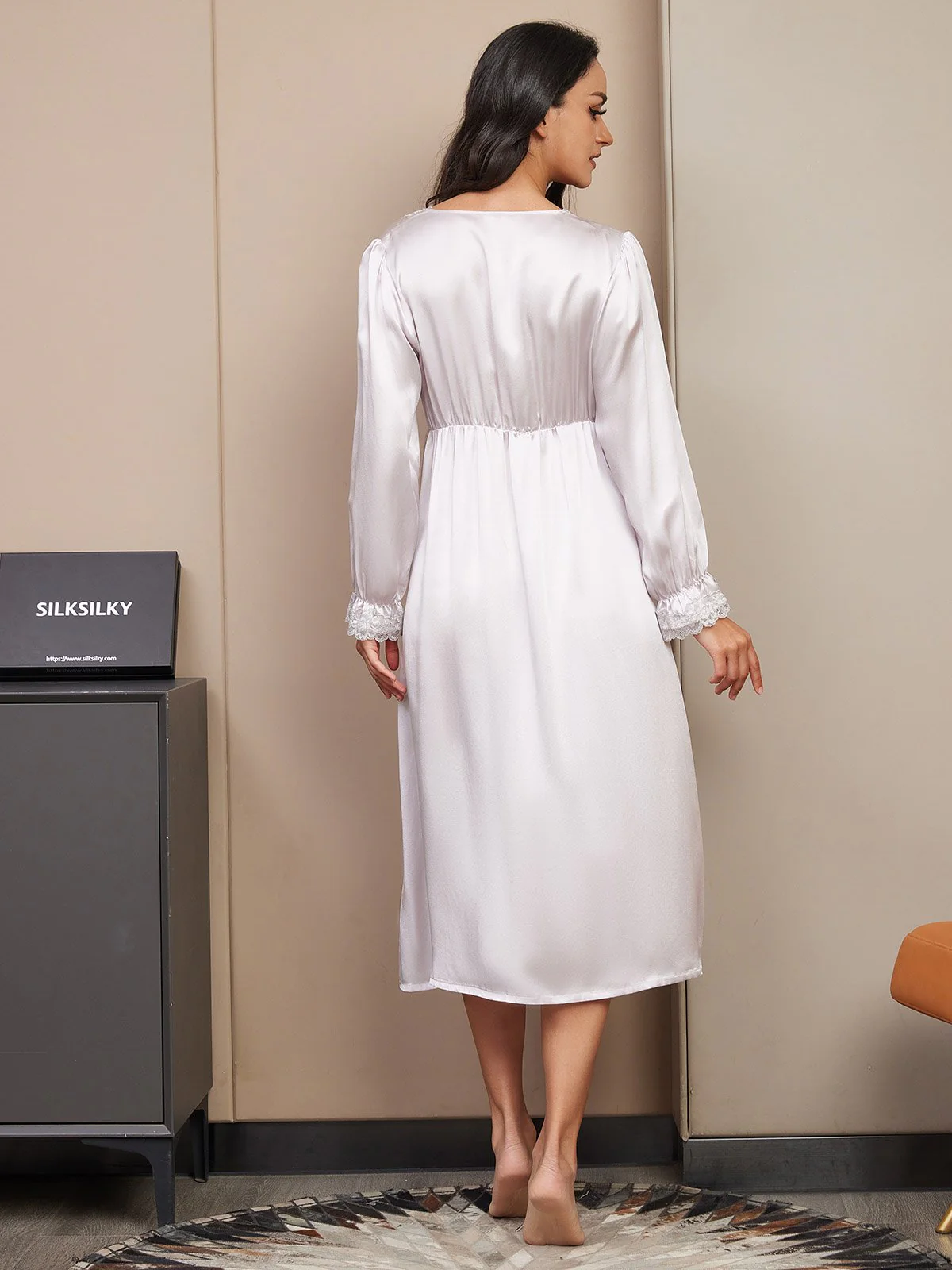 Clearance(Ships to UK Only) - Pure Silk Long Sleeve V-neck Midi Nightdress with Lace Design - Image 2