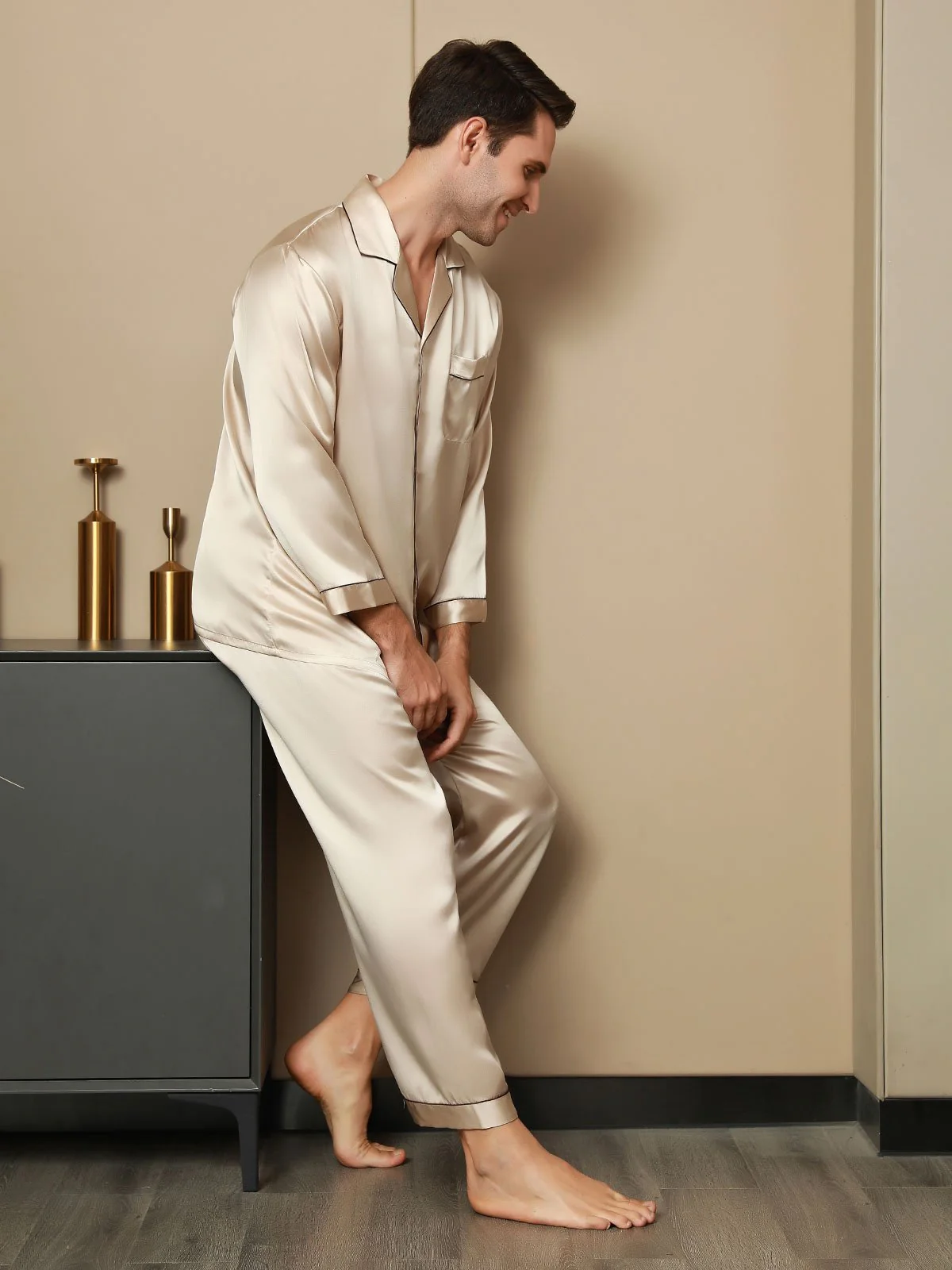 Pure Silk Long Sleeve Men's Pyjamas Set - Image 33