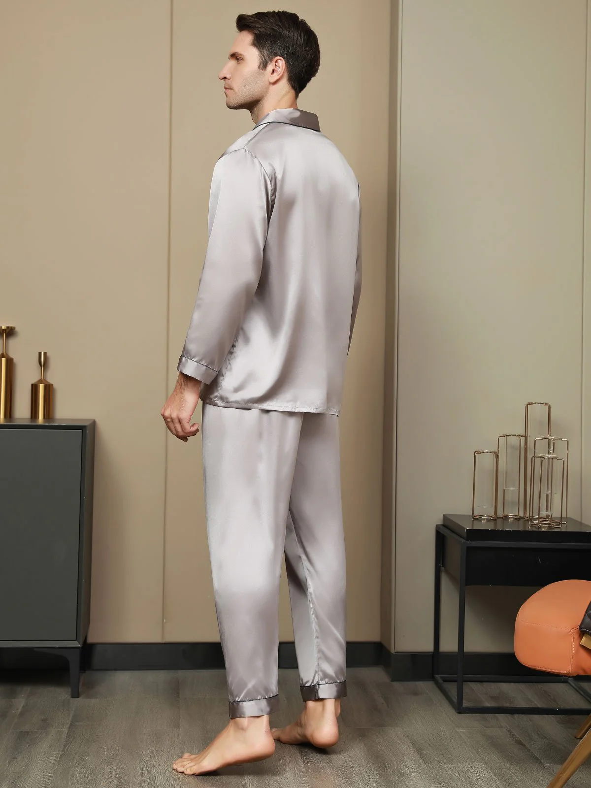 Pure Silk Long Sleeve Men's Pyjamas Set - Image 38