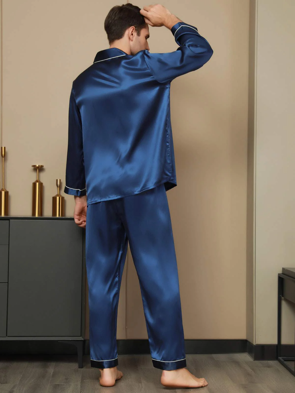 Pure Silk Long Sleeve Men's Pyjamas Set - Image 4