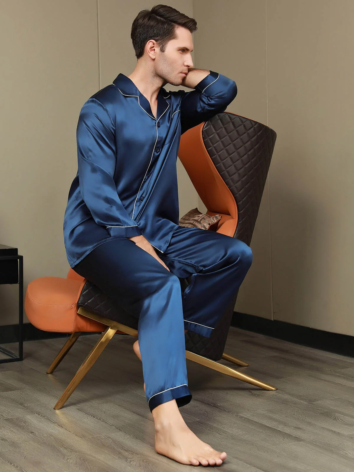 Pure Silk Long Sleeve Men's Pyjamas Set - Image 8