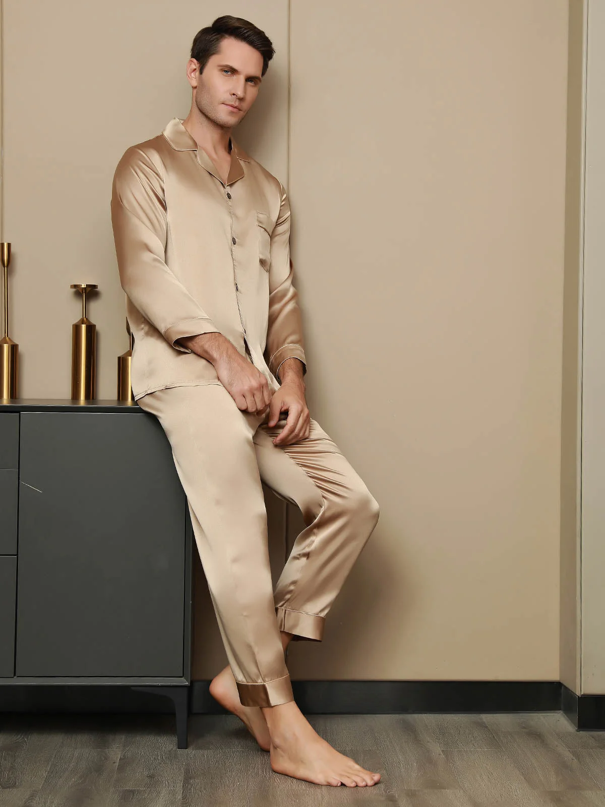 Men's Pure Silk Long Sleeve Notch Collar Pyjamas Set - Image 11