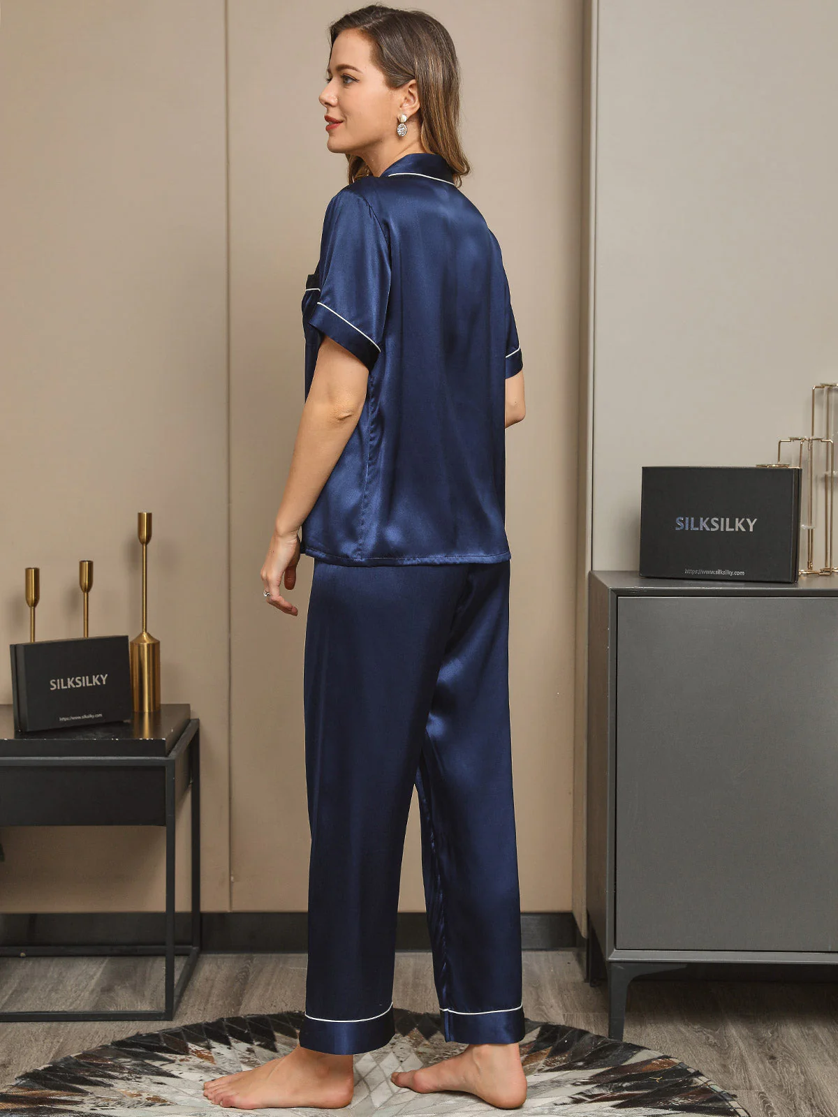 Women's Pure Silk Short Sleeve Button Up Pyjamas Set - Image 6