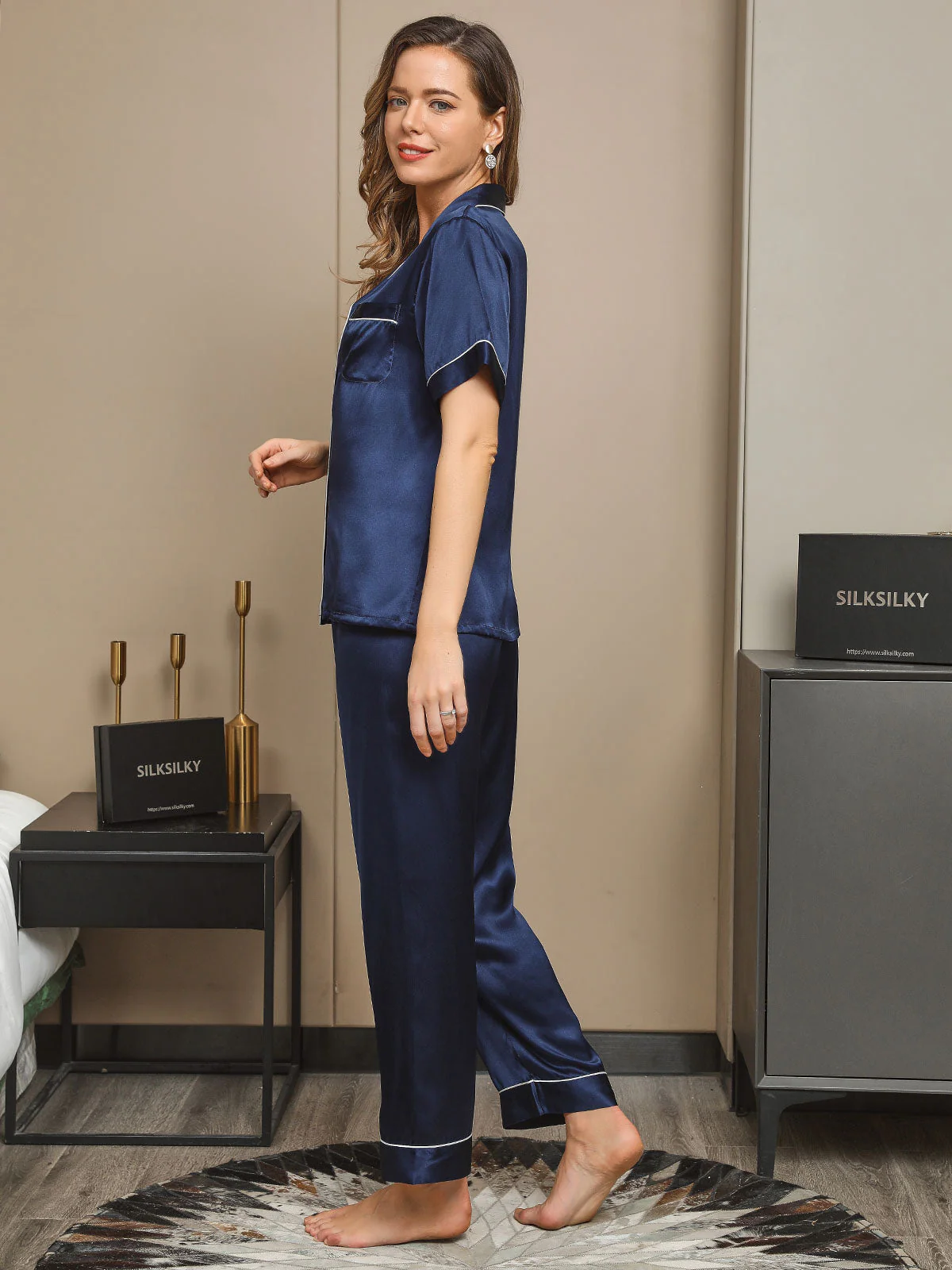 Women's Pure Silk Short Sleeve Button Up Pyjamas Set - Image 9