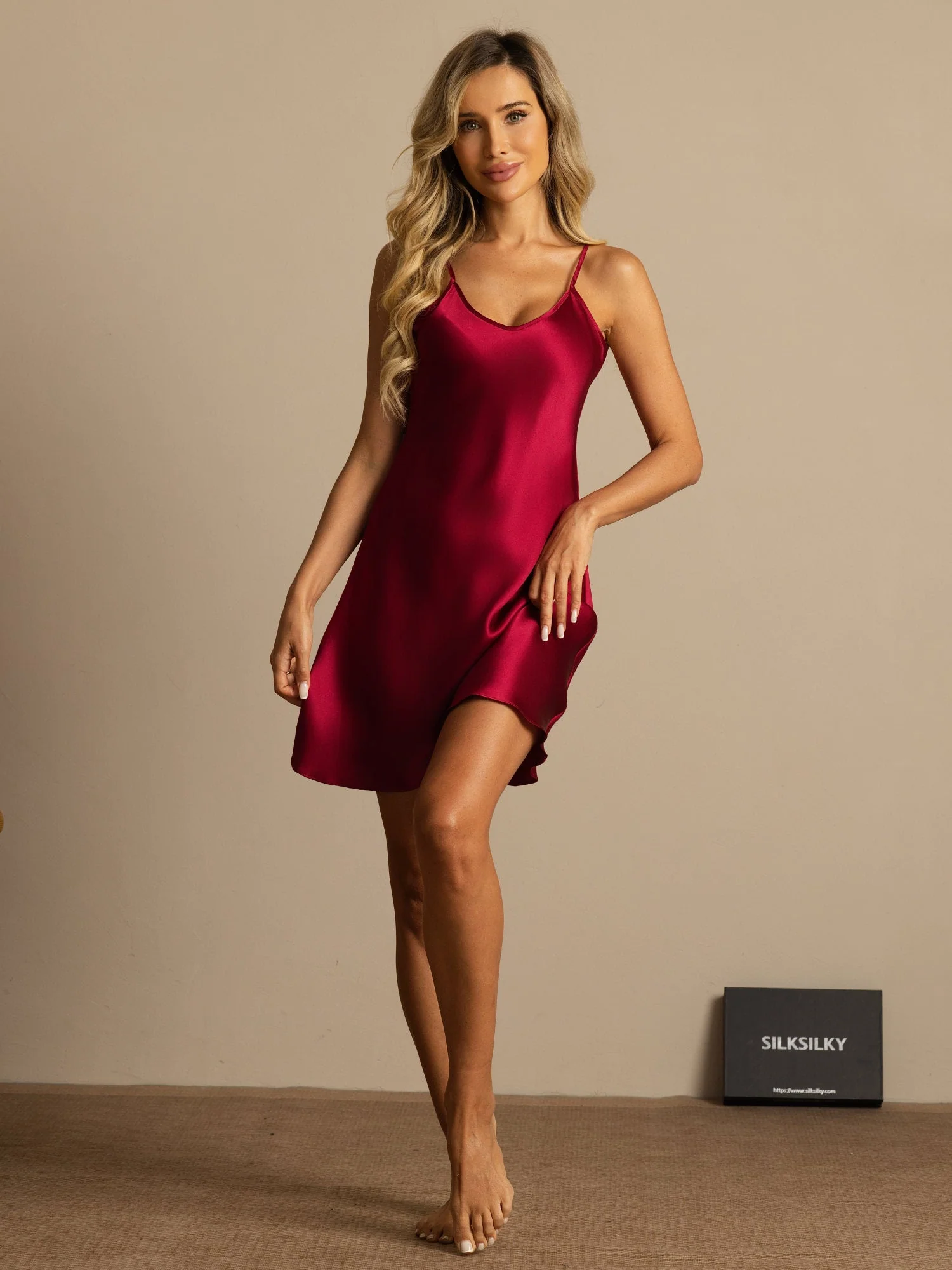 Pure Silk Spaghetti Strap V-neck Short Nightdress - Image 20