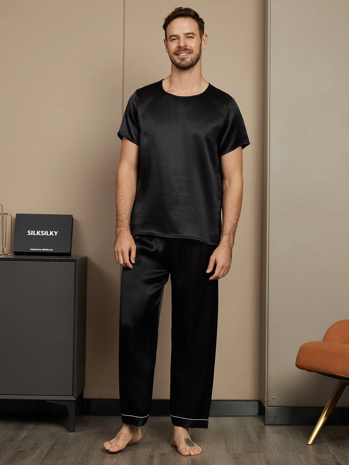 Pure Silk Short Sleeve Round Neck Men's Pyjamas Set with Pants - Image 6