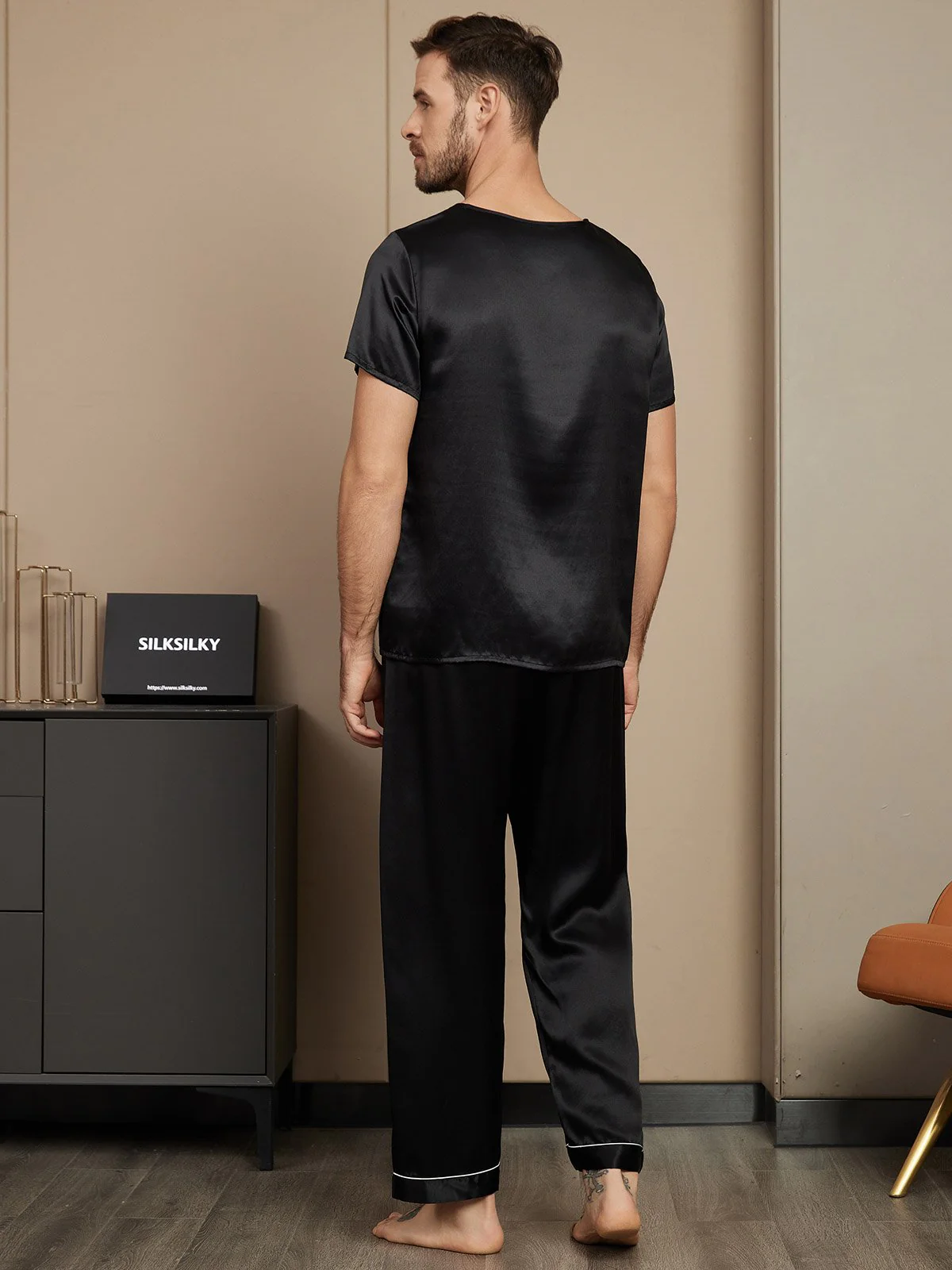 Pure Silk Short Sleeve Round Neck Men's Pyjamas Set with Pants - Image 7
