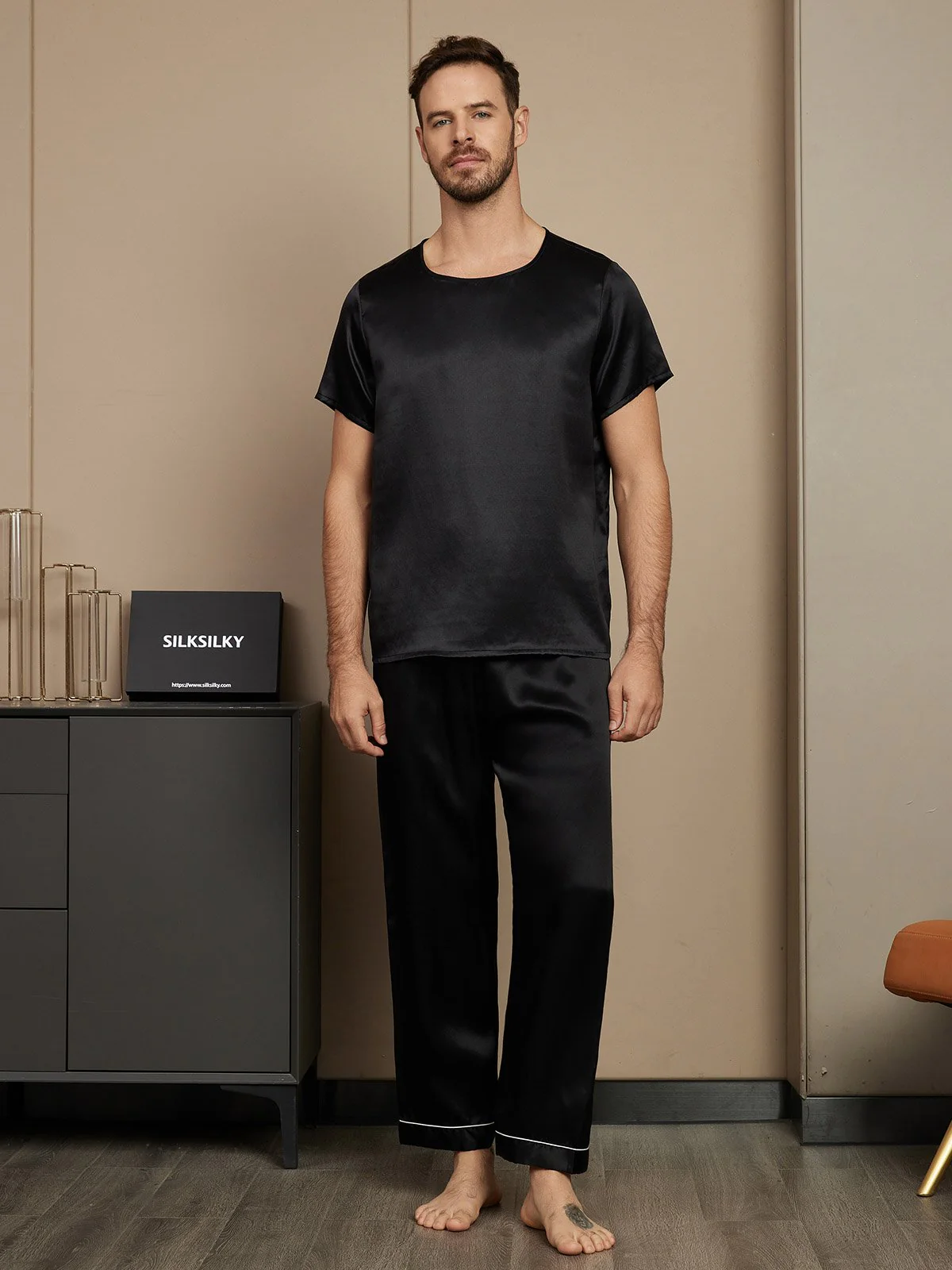 Pure Silk Short Sleeve Round Neck Men's Pyjamas Set with Pants - Image 8