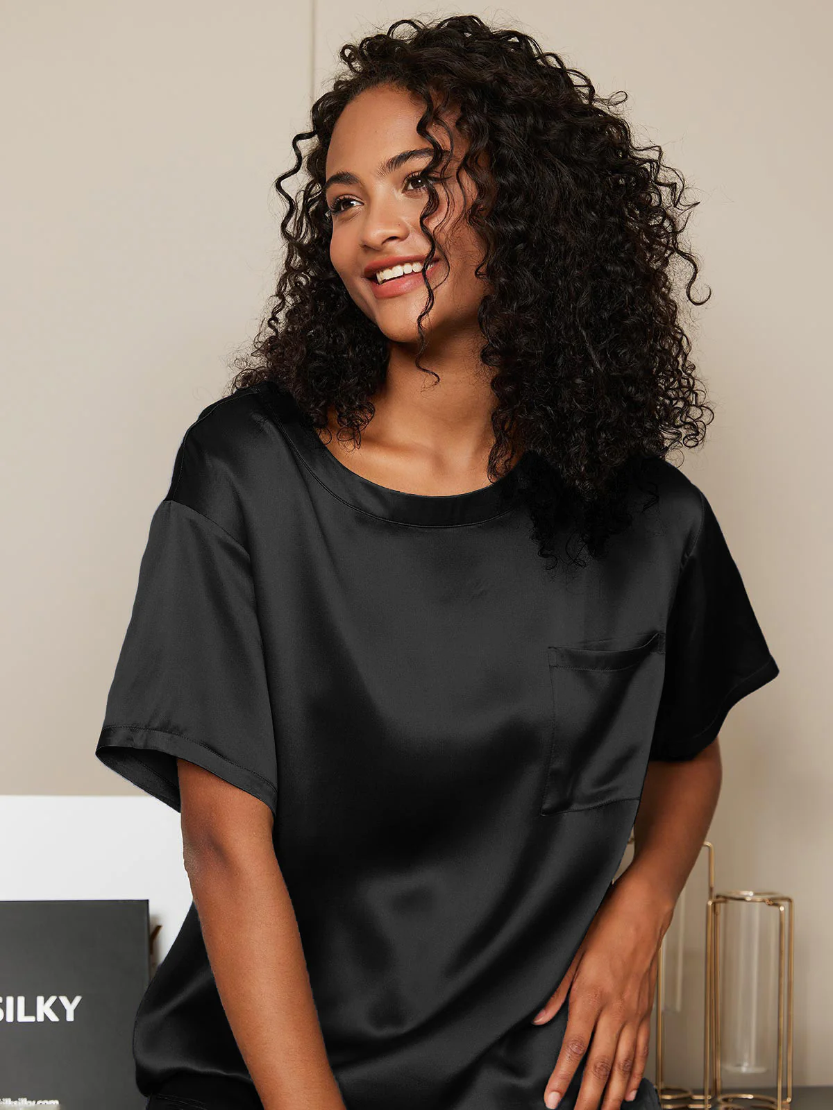 Pure Silk Short Sleeve Round Neck Women's Pyjamas Set - Image 40