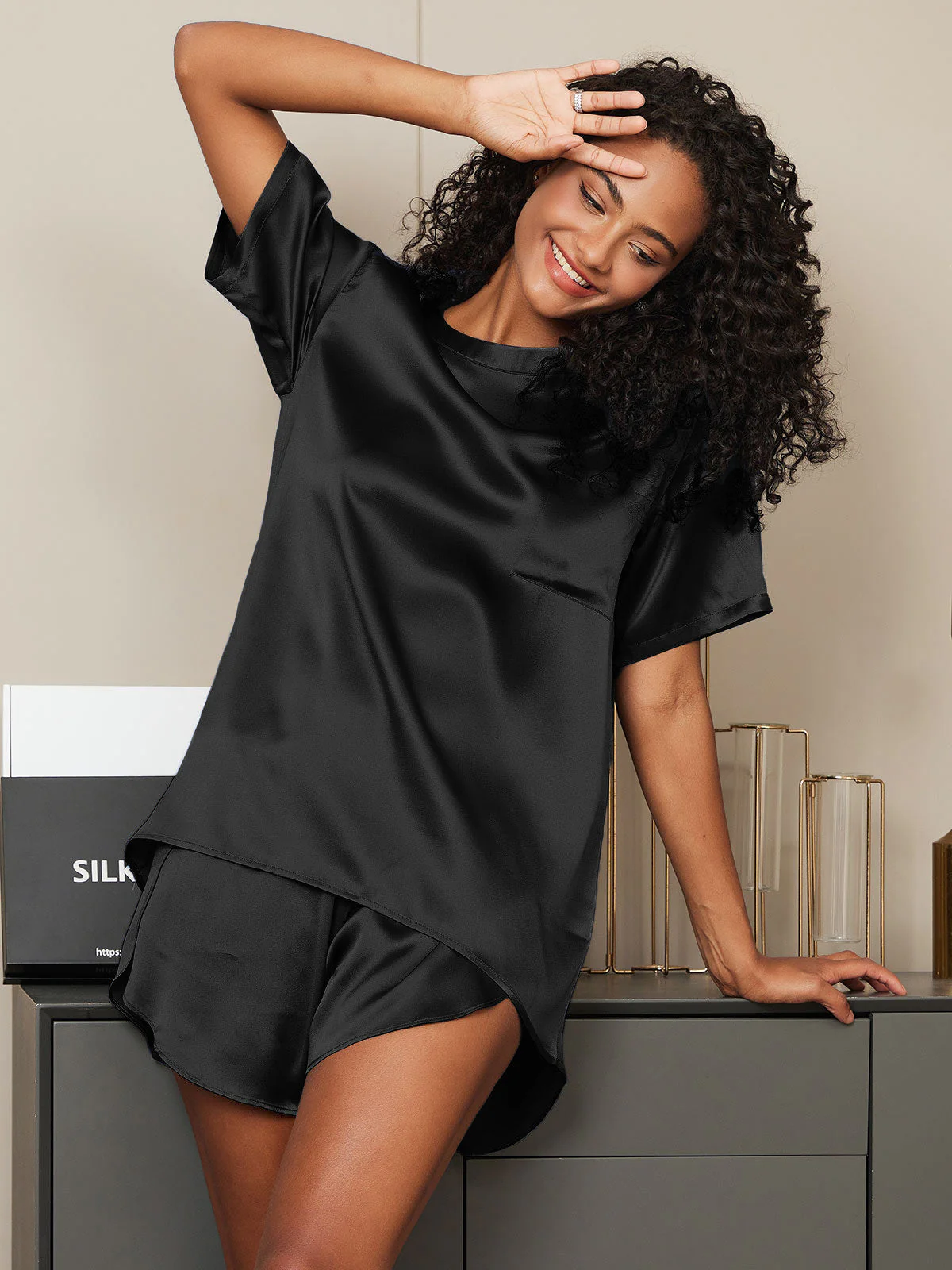 Pure Silk Short Sleeve Round Neck Women's Pyjamas Set - Image 41