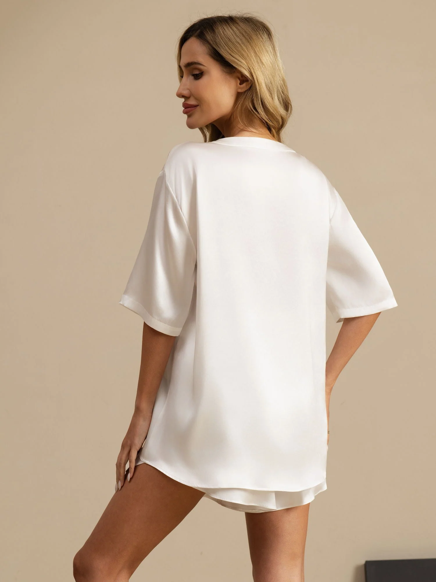 Pure Silk Short Sleeve Round Neck Women's Pyjamas Set - Image 9