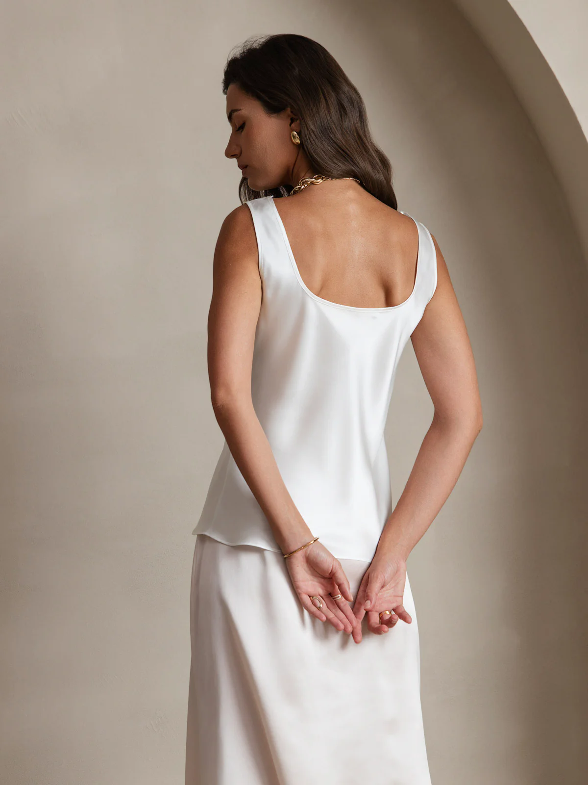 Women's Pure Silk Sleeveless U Neck Tank Top - Image 16