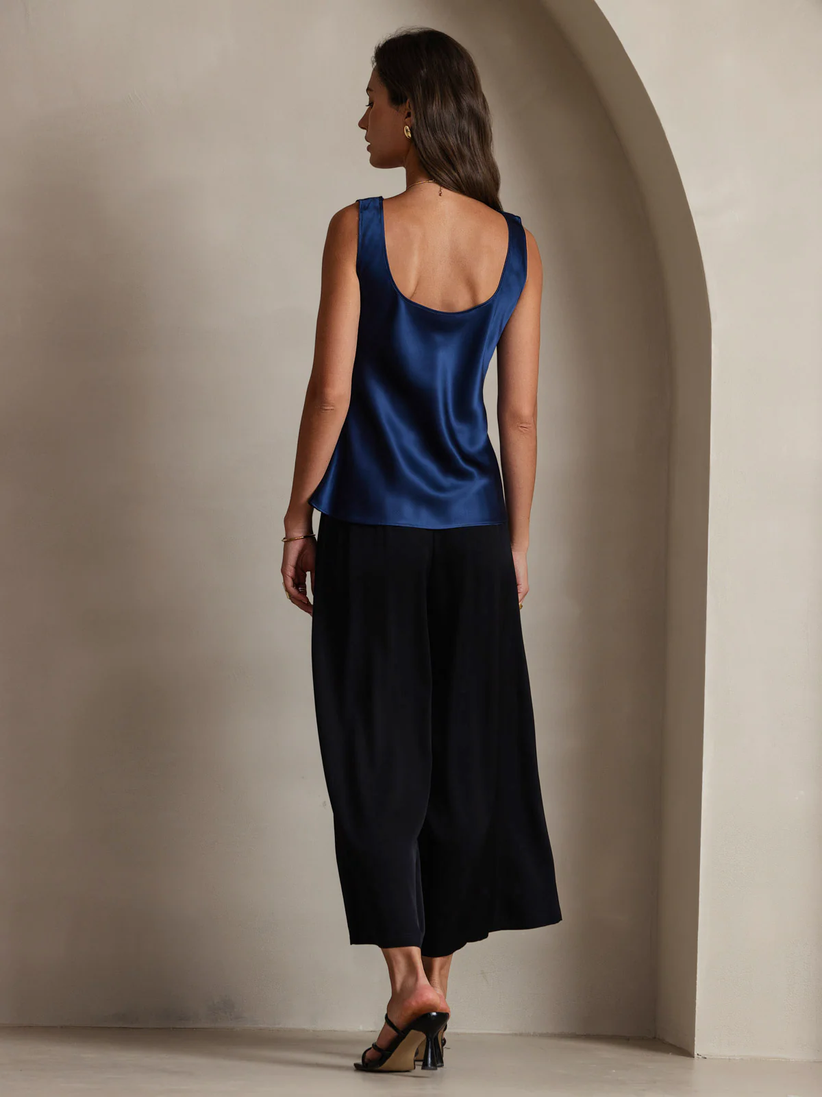 Women's Pure Silk Sleeveless U Neck Tank Top - Image 22