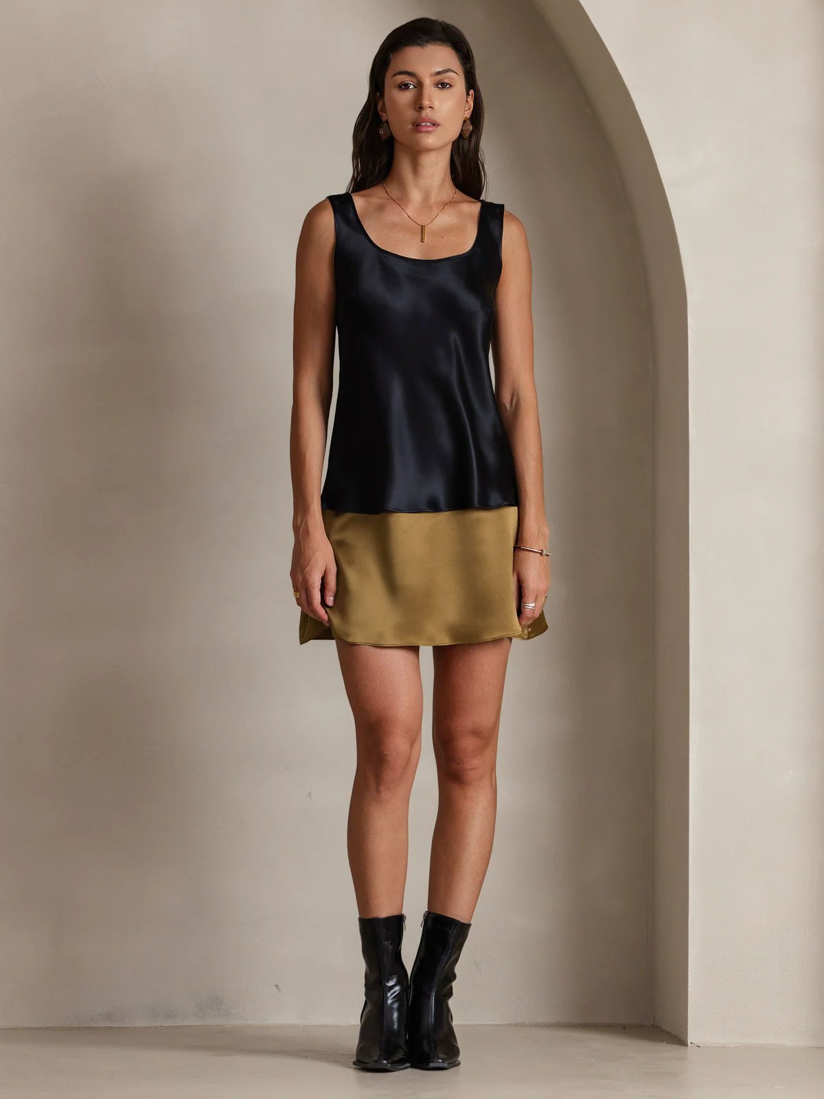 Women's Pure Silk Sleeveless U Neck Tank Top - Image 28