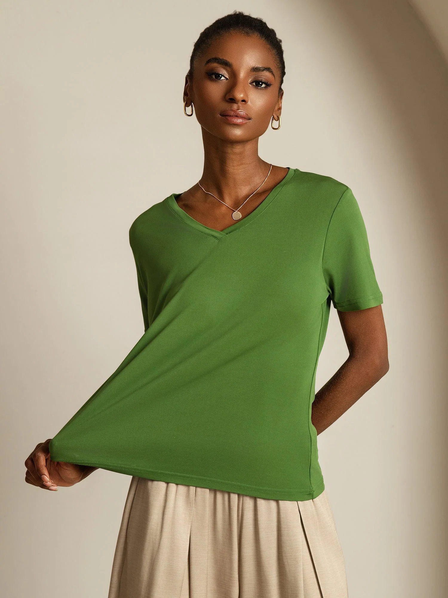 Pure Silk V Neck Short-Sleeve Snag-Resistant Women's T-Shirt - Image 31