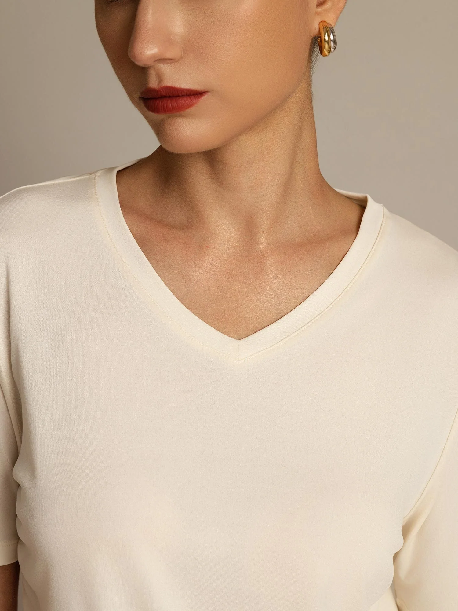 Pure Silk V-Neck Women's T-Shirt - Image 11