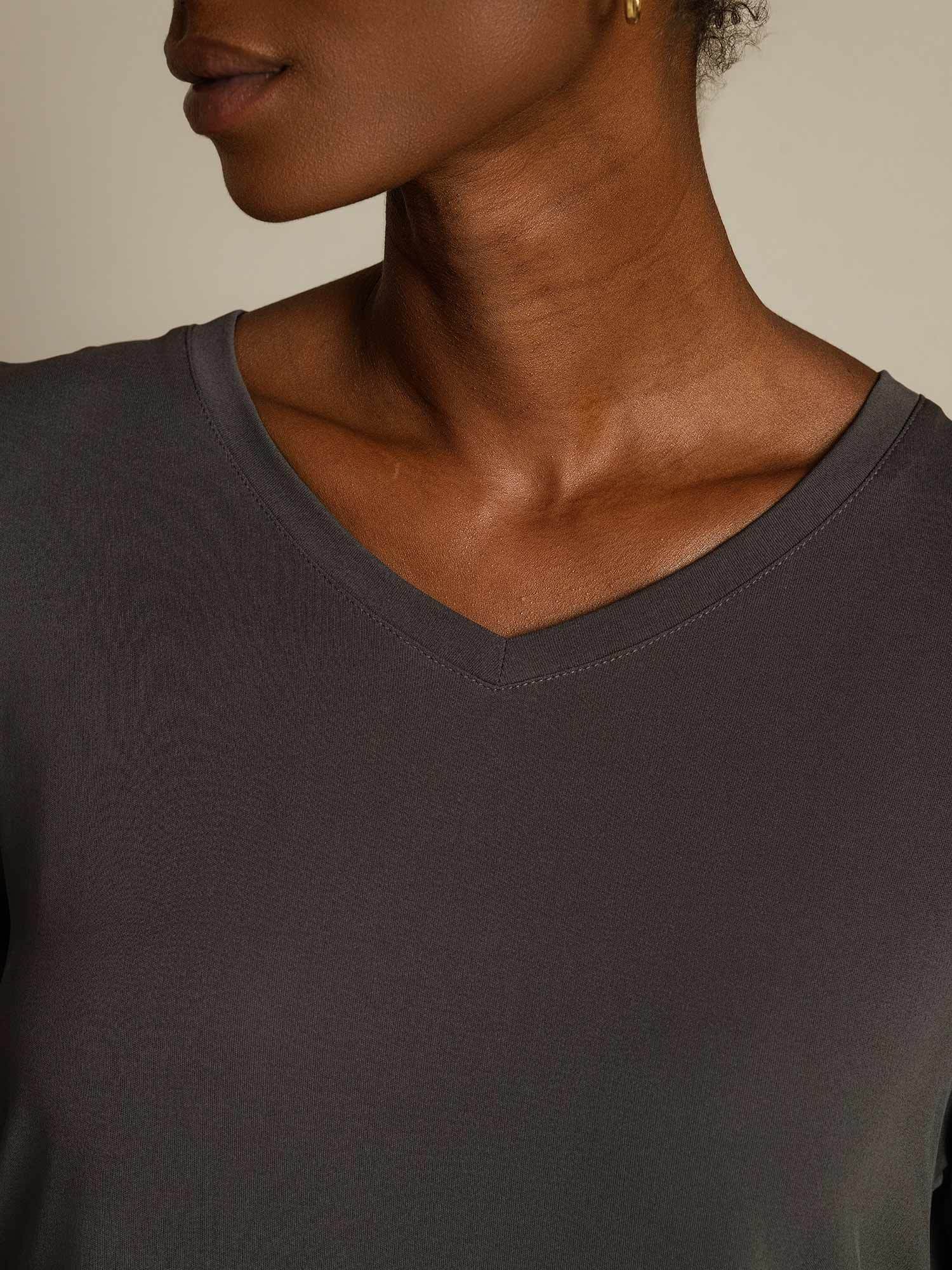 Pure Silk V-Neck Women's T-Shirt - Image 20
