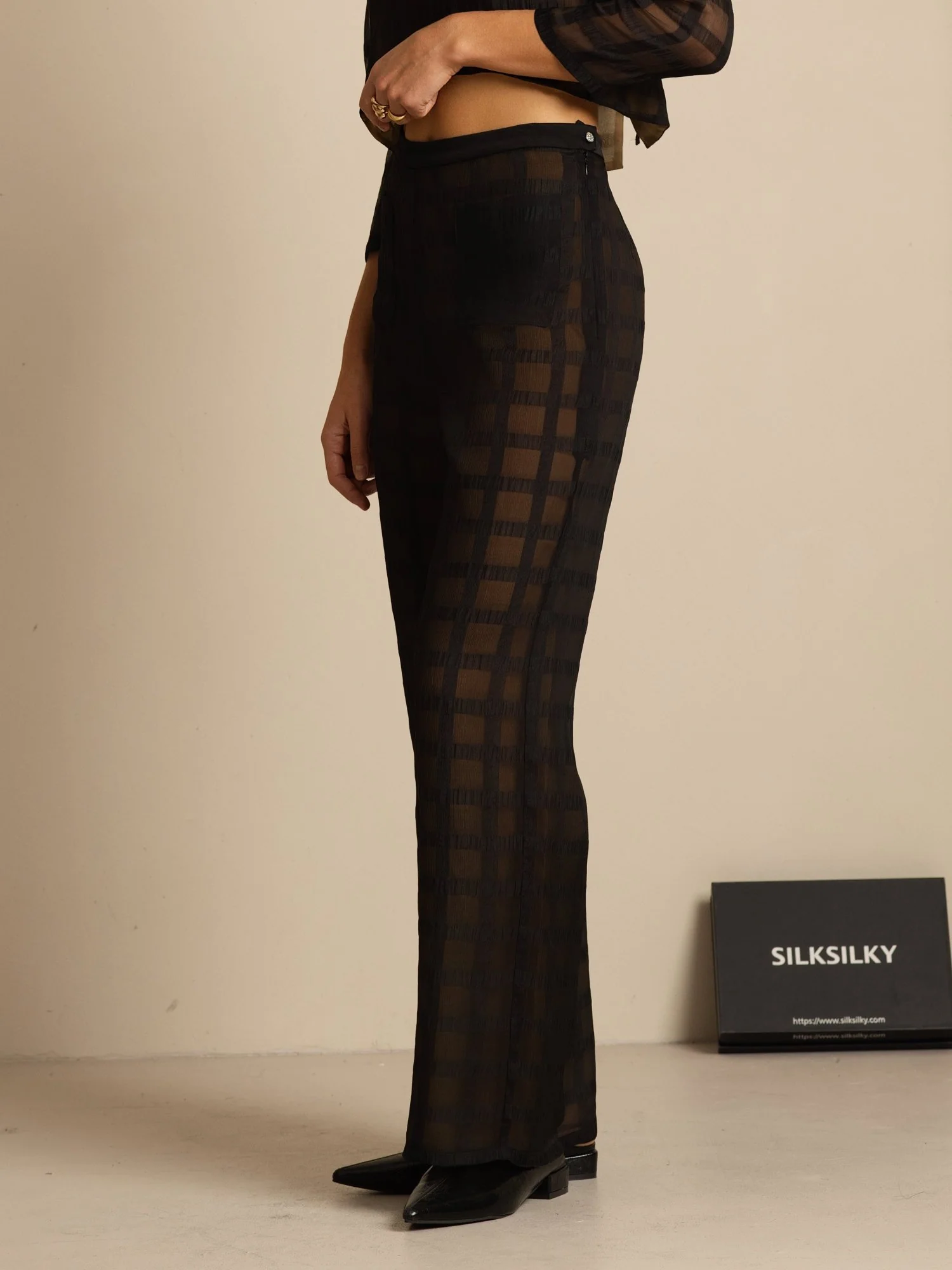 Pure Silk Women's High-Waist Textured Grid Wide-Leg Pants With Pockets - Image 4