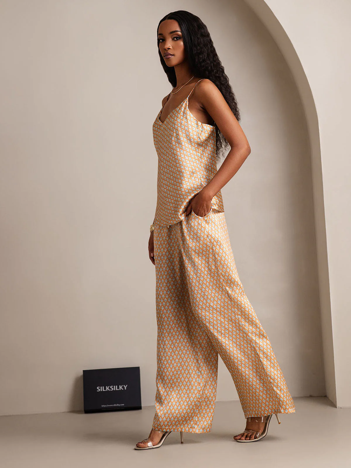 Clearance(Ships to UK Only) - Women's Pure Silk Geometric Print Spaghetti Strap V Neck Cami & Wide Leg Pants Set - Image 7