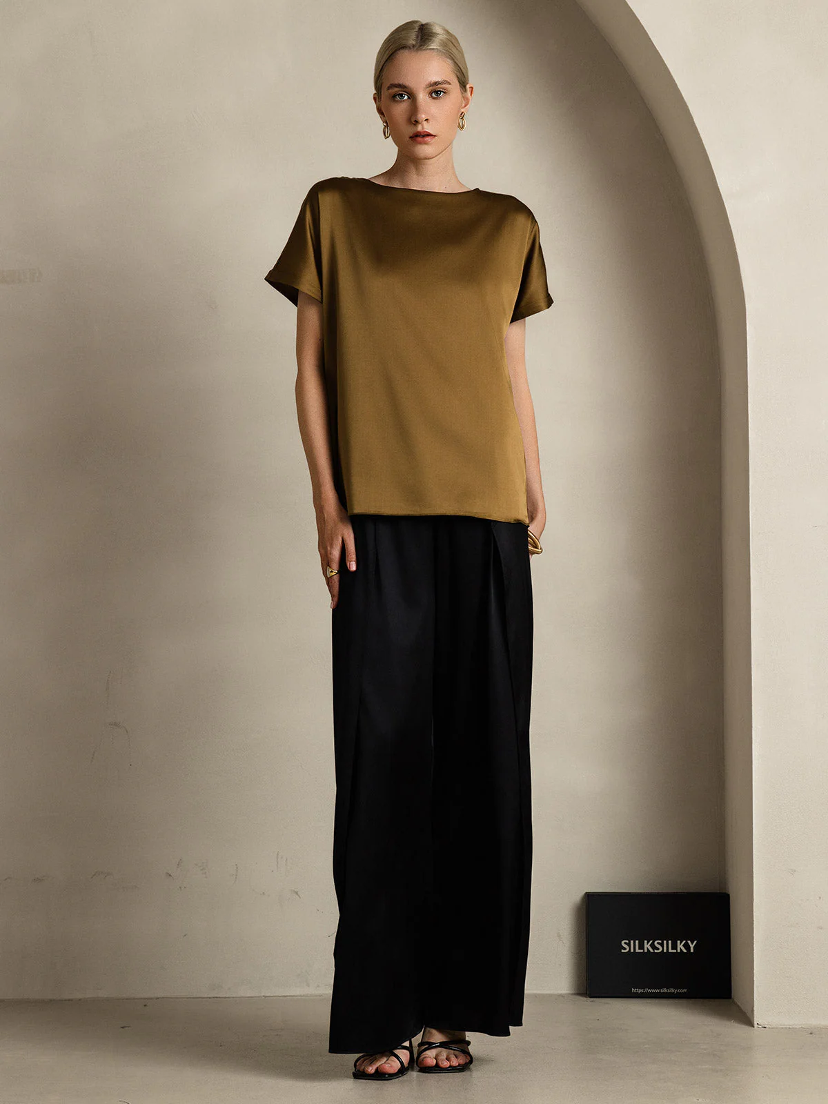 19Momme Silk Short Sleeve Boat Neck Women's T-Shirt - Image 21