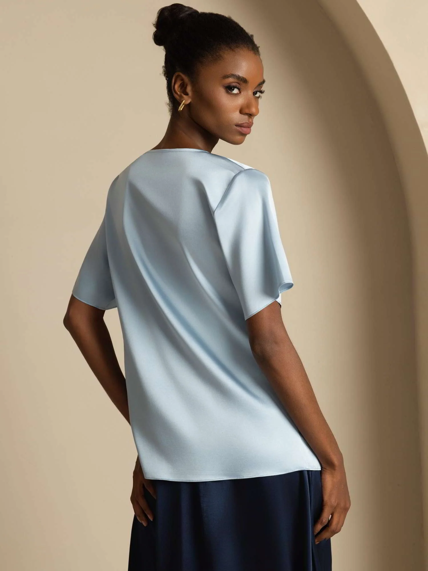 19Momme Women's Silk Short Sleeve Cowl Neck T-Shirt - Image 16