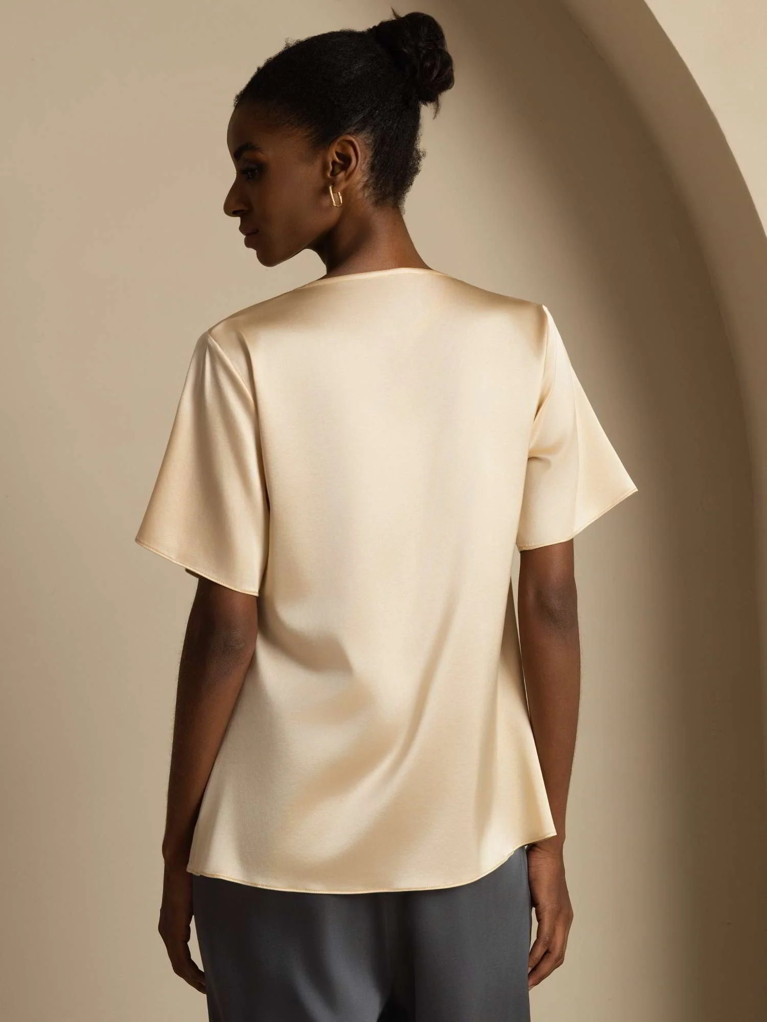 19Momme Women's Silk Short Sleeve Cowl Neck T-Shirt - Image 8