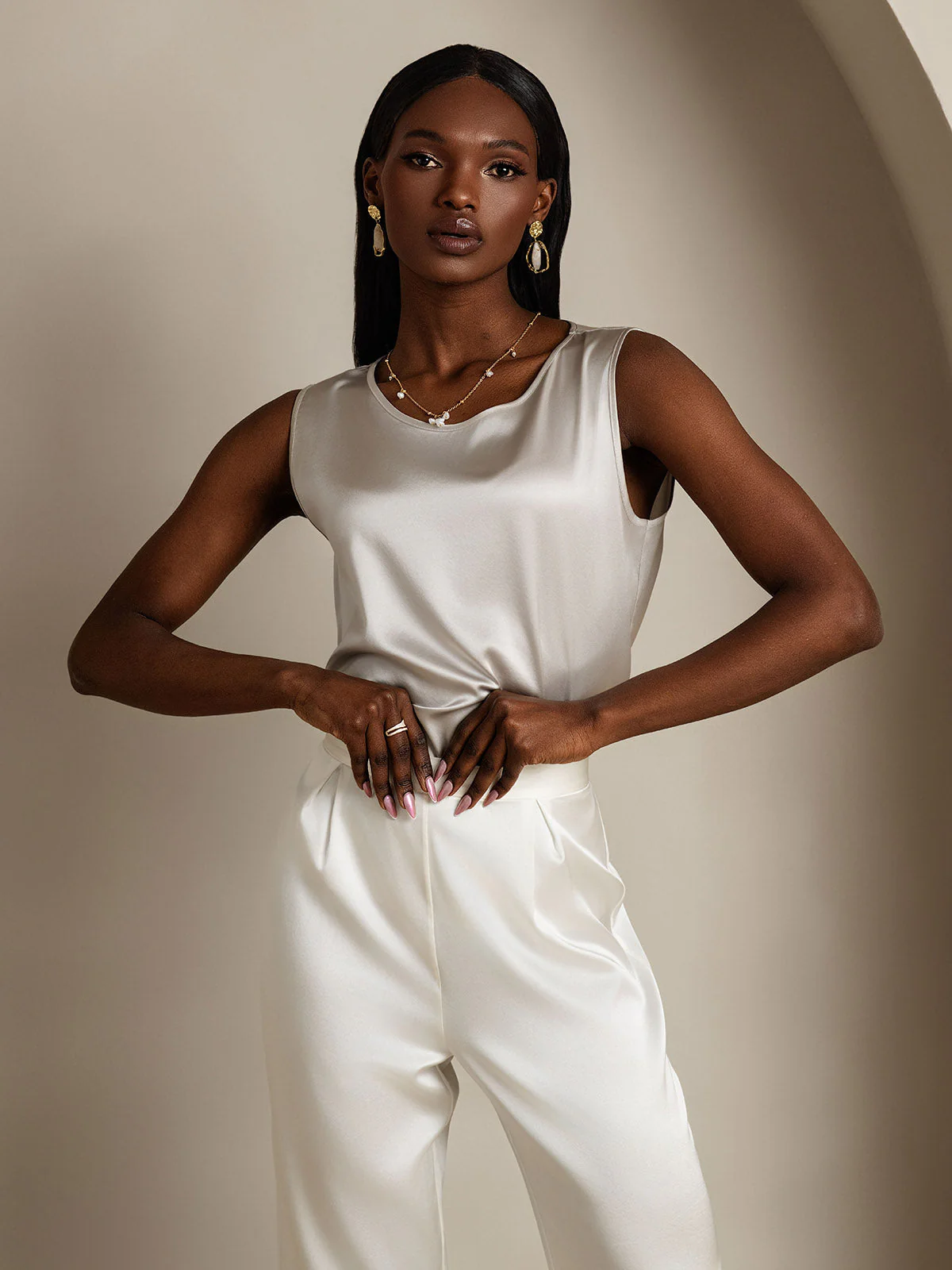 19Momme Silk Sleeveless Round Neck Women's Tank Top - Image 17