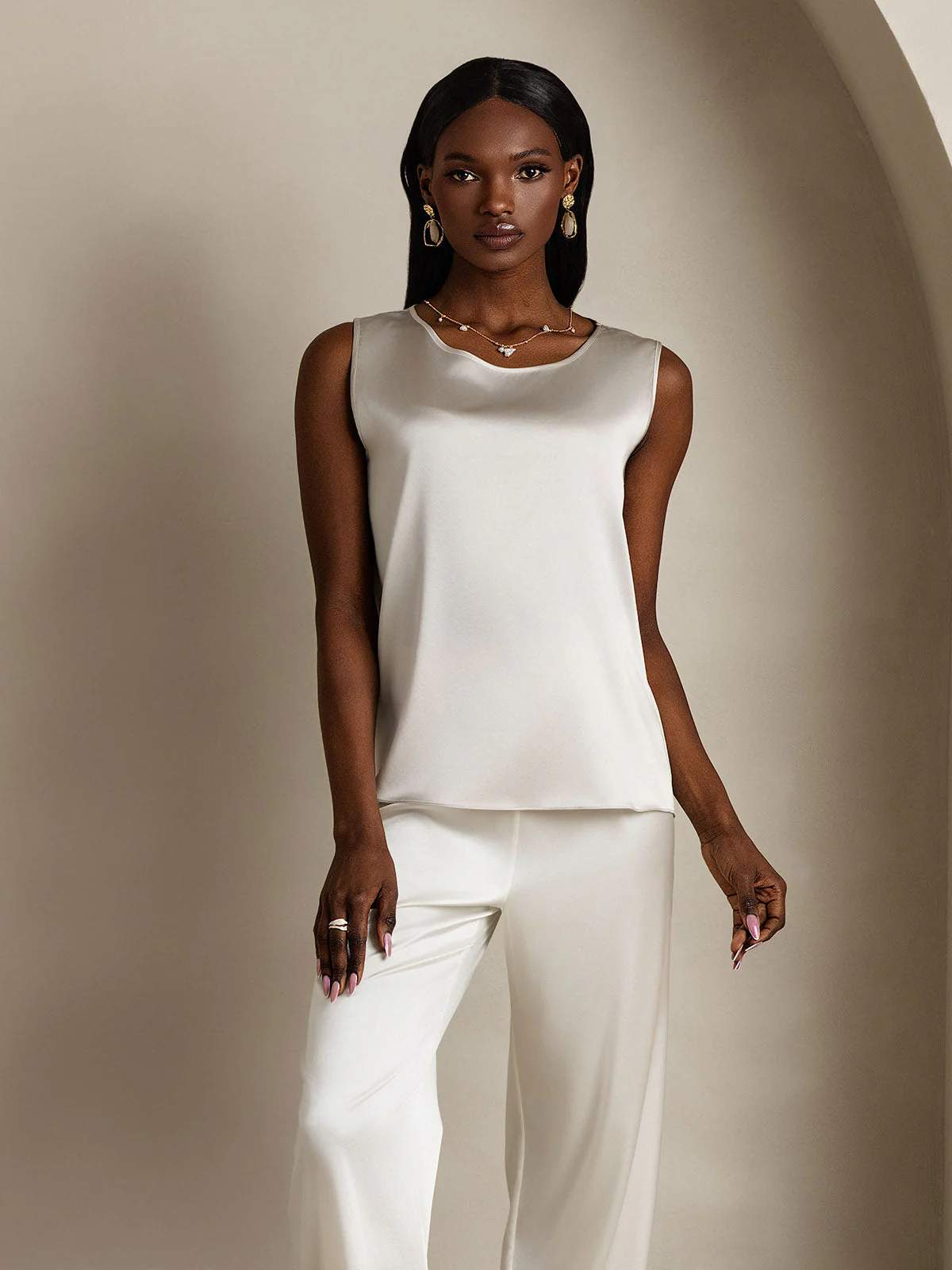 19Momme Silk Sleeveless Round Neck Women's Tank Top - Image 18