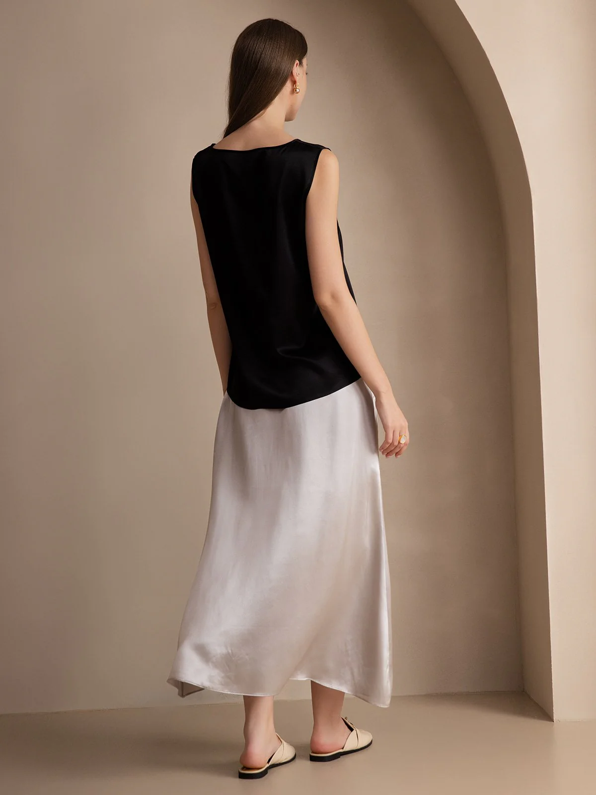 19Momme Silk Sleeveless Round Neck Women's Tank Top - Image 32
